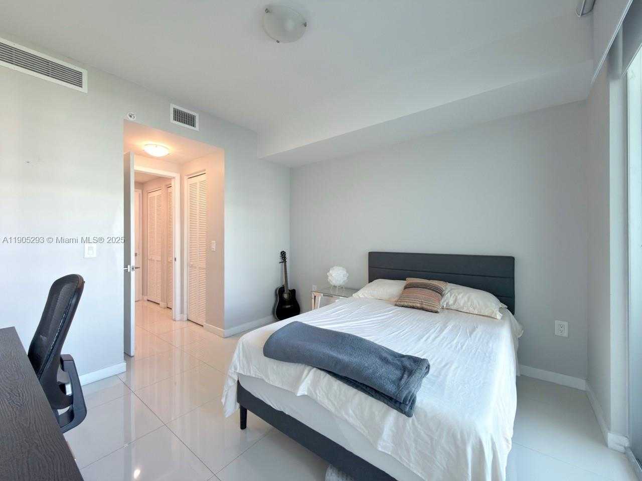 Imagen de Pequeño Objeto