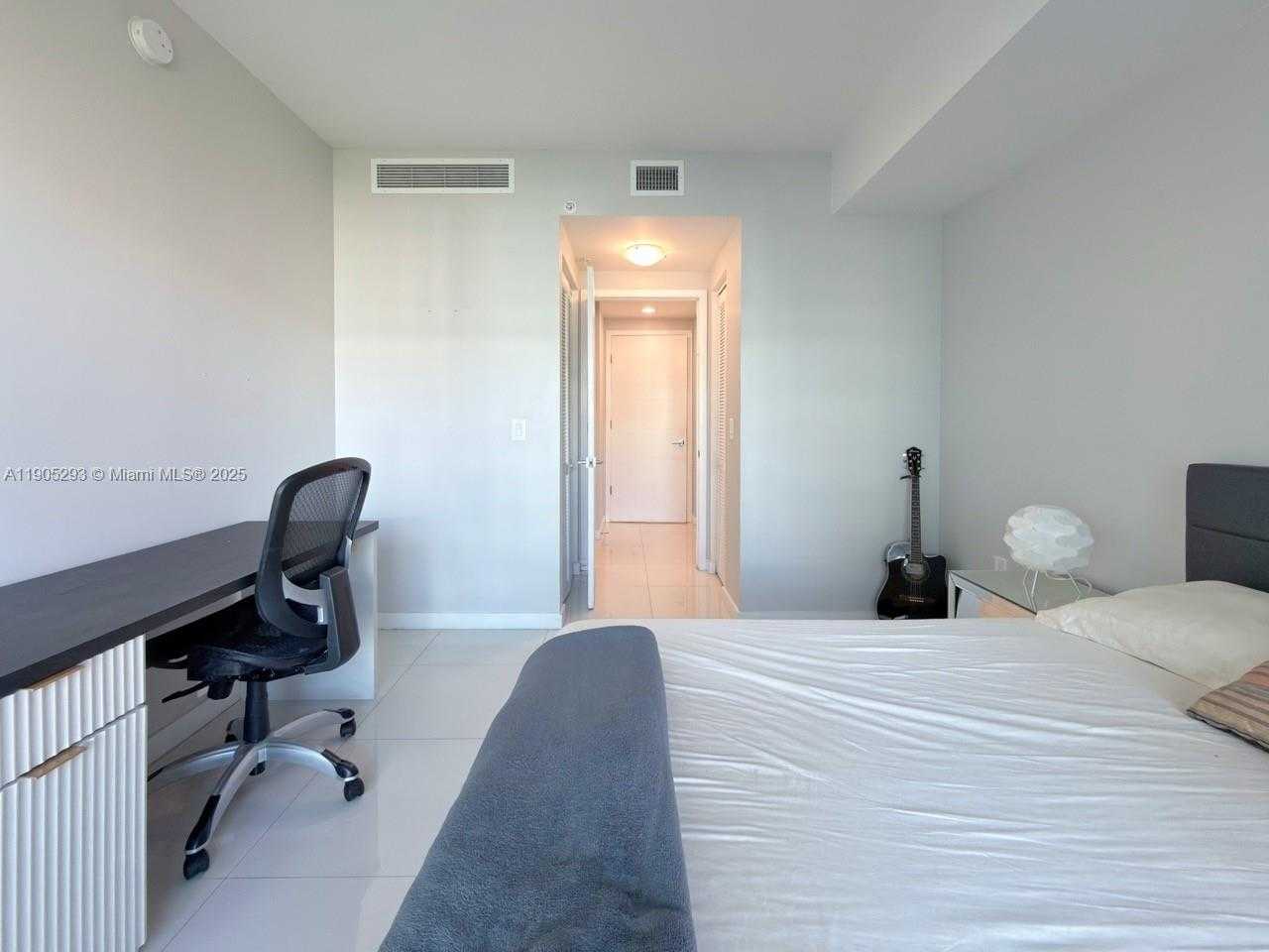 Imagen de Pequeño Objeto