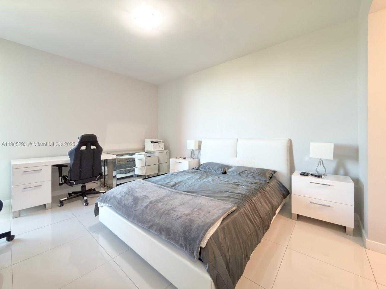 Imagen de Pequeño Objeto