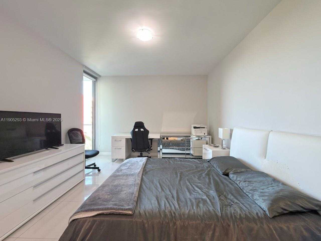 Imagen de Pequeño Objeto