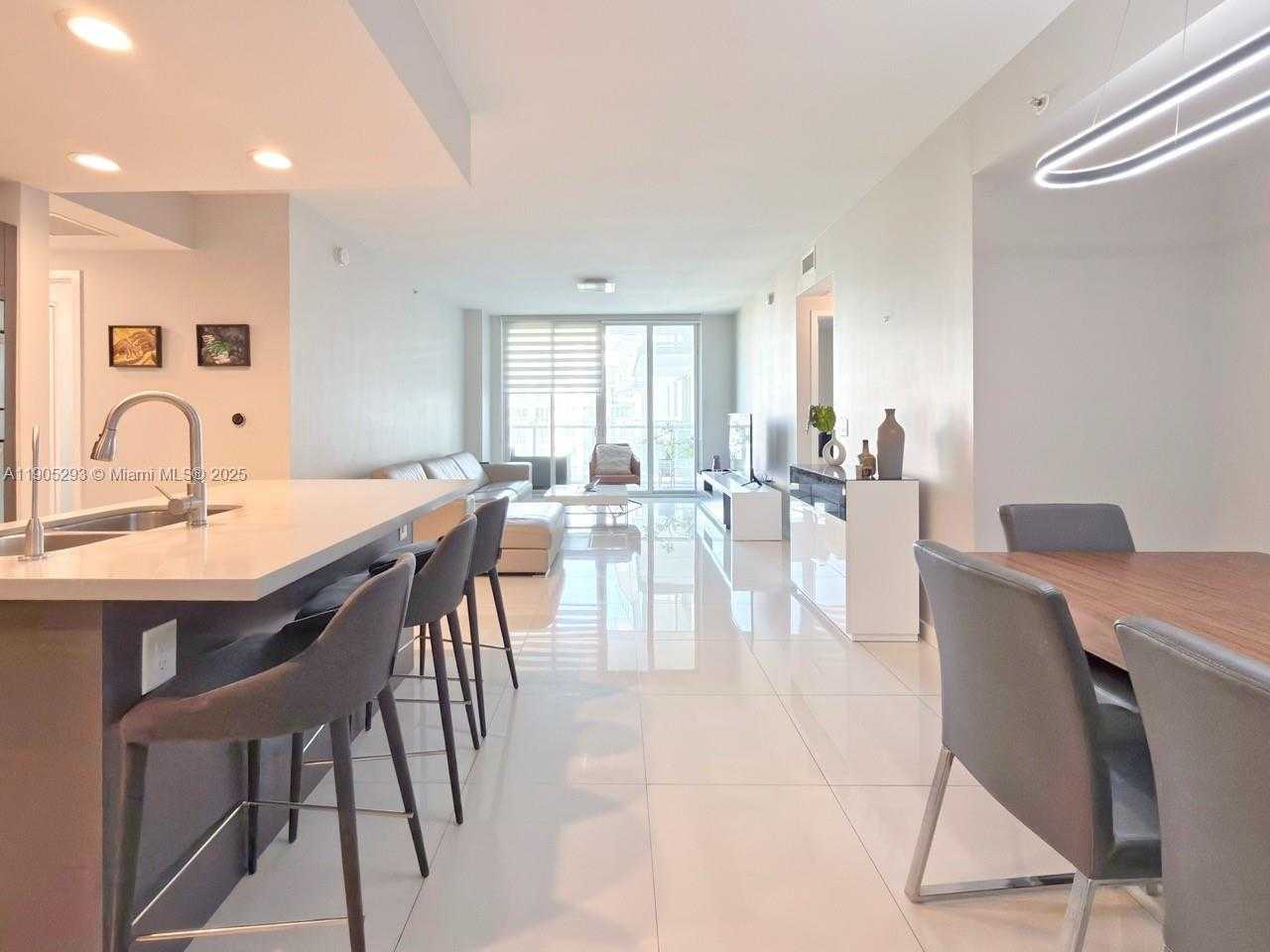 Imagen de Pequeño Objeto