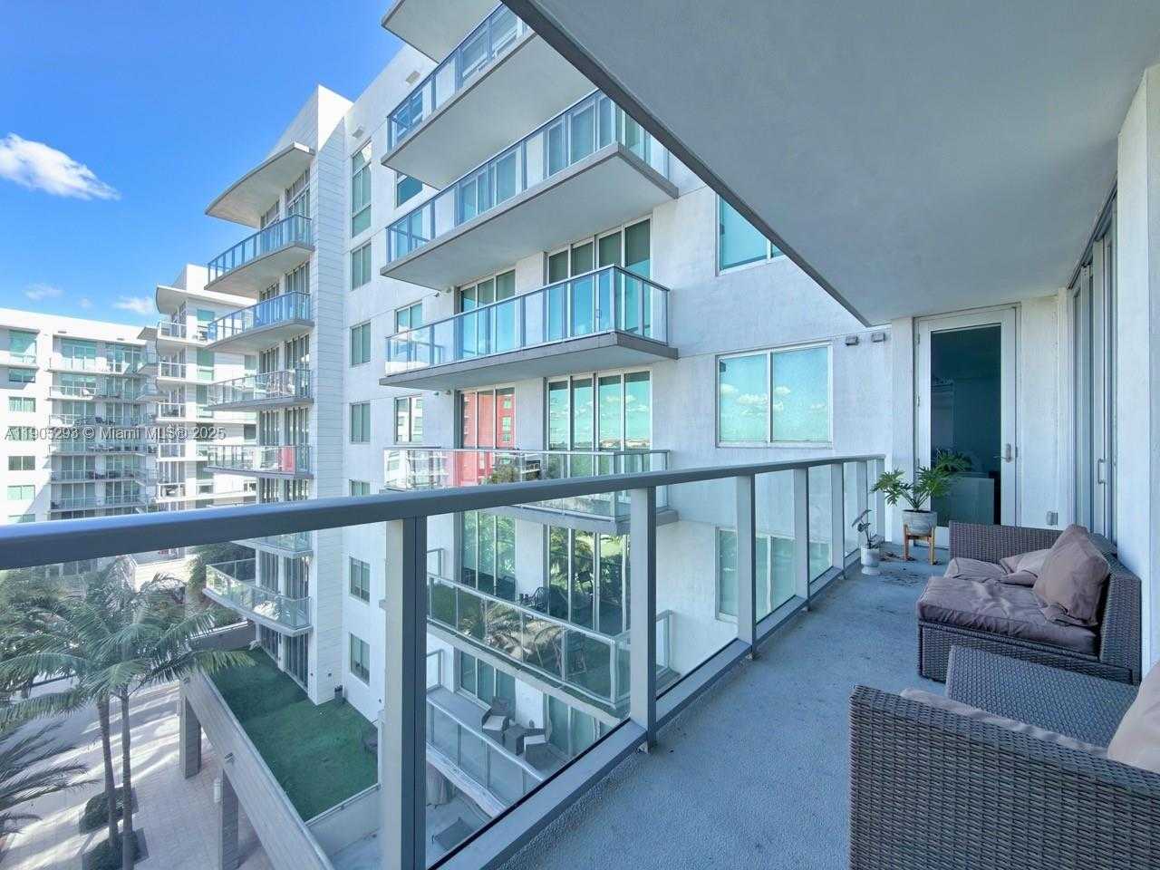 Imagen de Pequeño Objeto