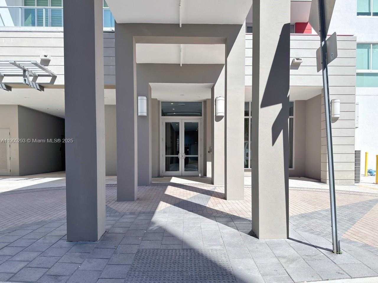 Imagen de Pequeño Objeto