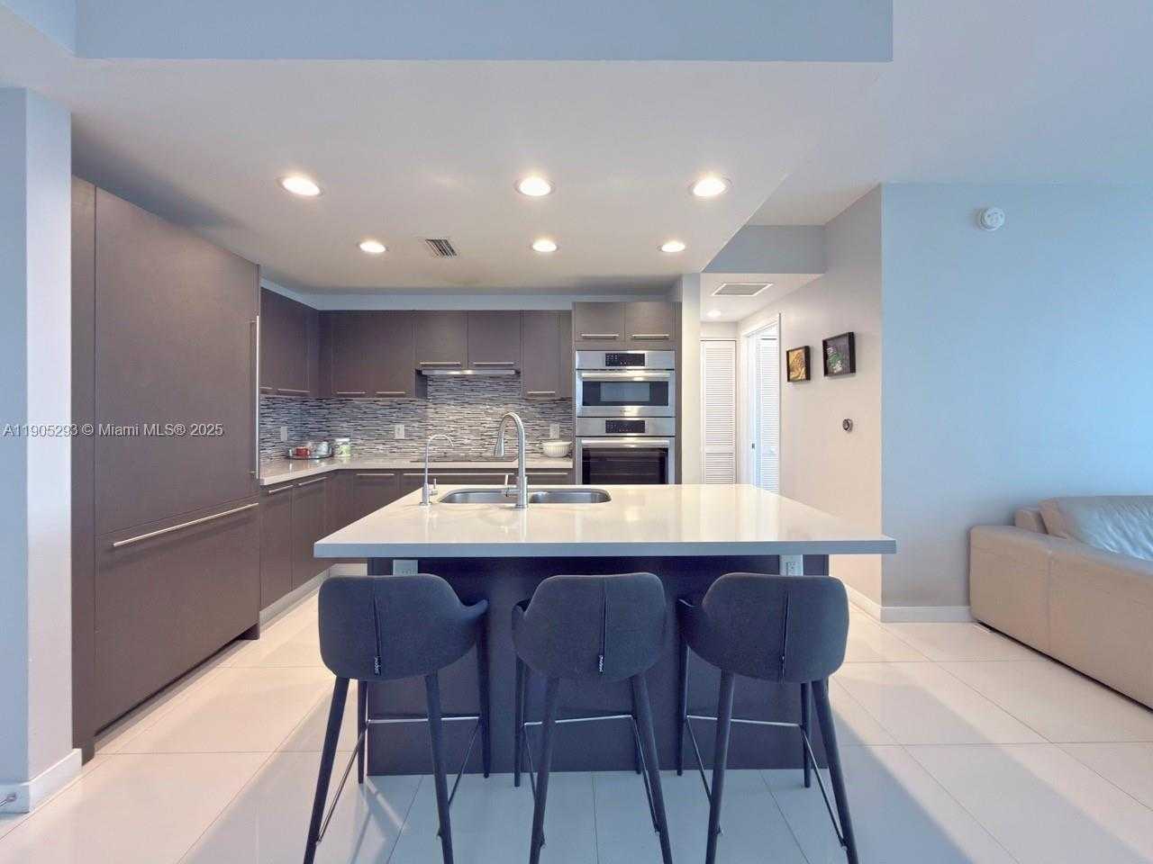 Imagen de Pequeño Objeto