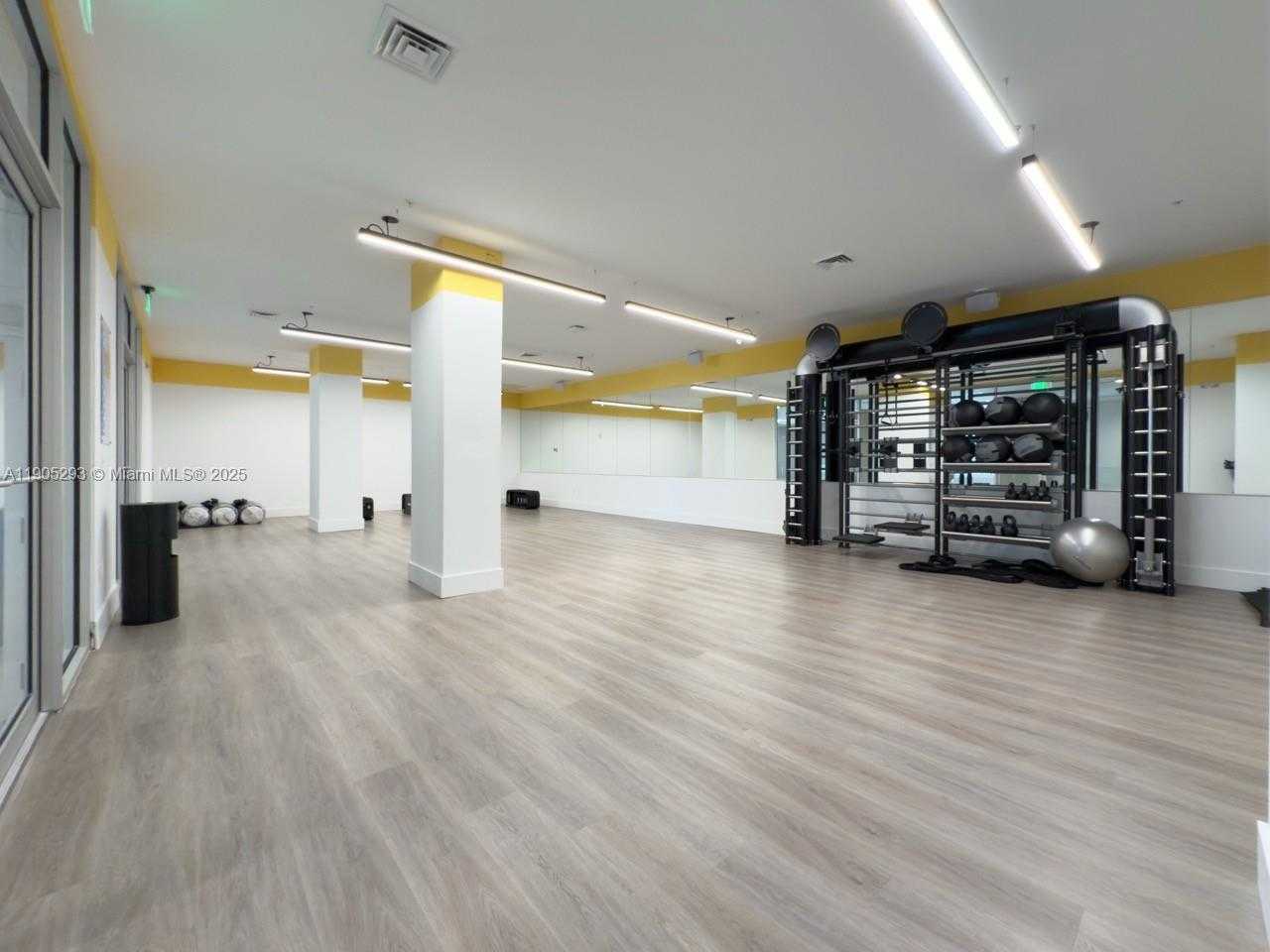 Imagen de Pequeño Objeto