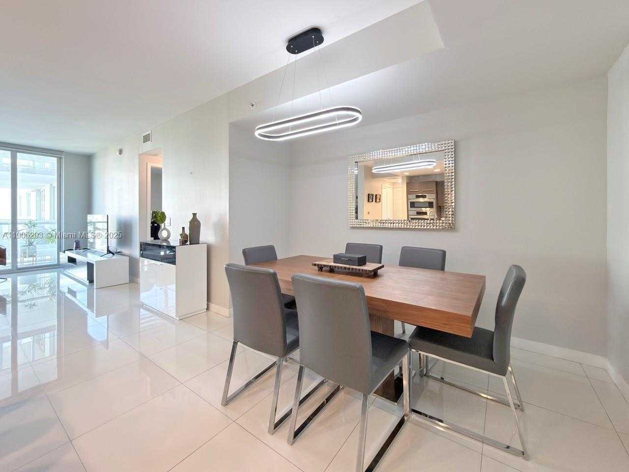 Imagen de Pequeño Objeto