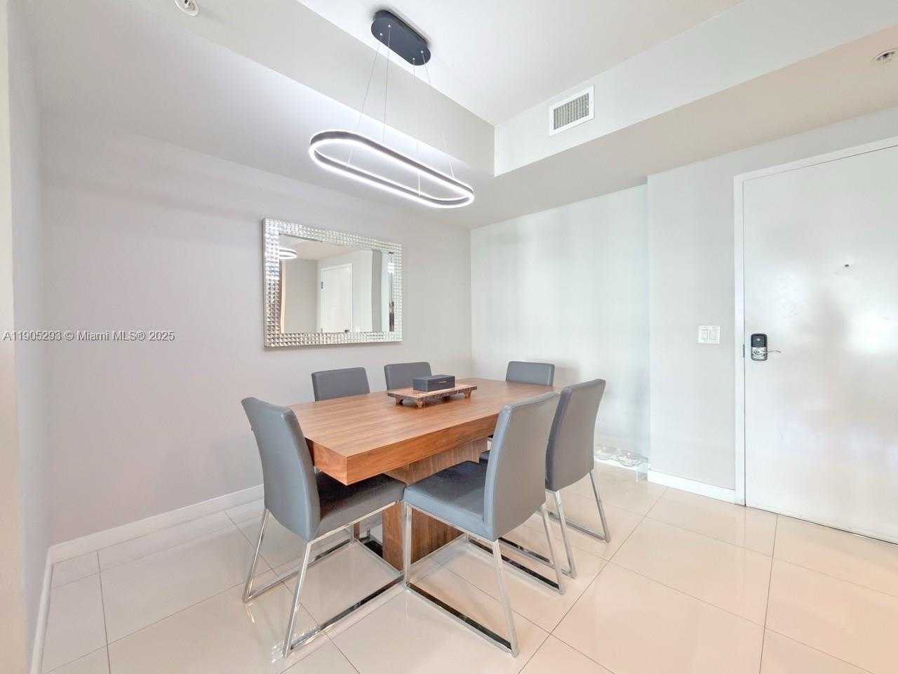 Imagen de Pequeño Objeto