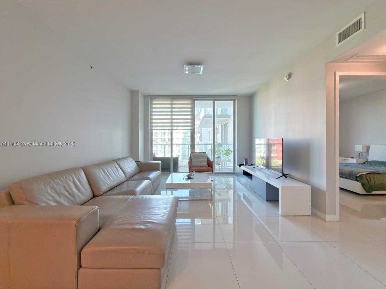 Imagen de Pequeño Objeto