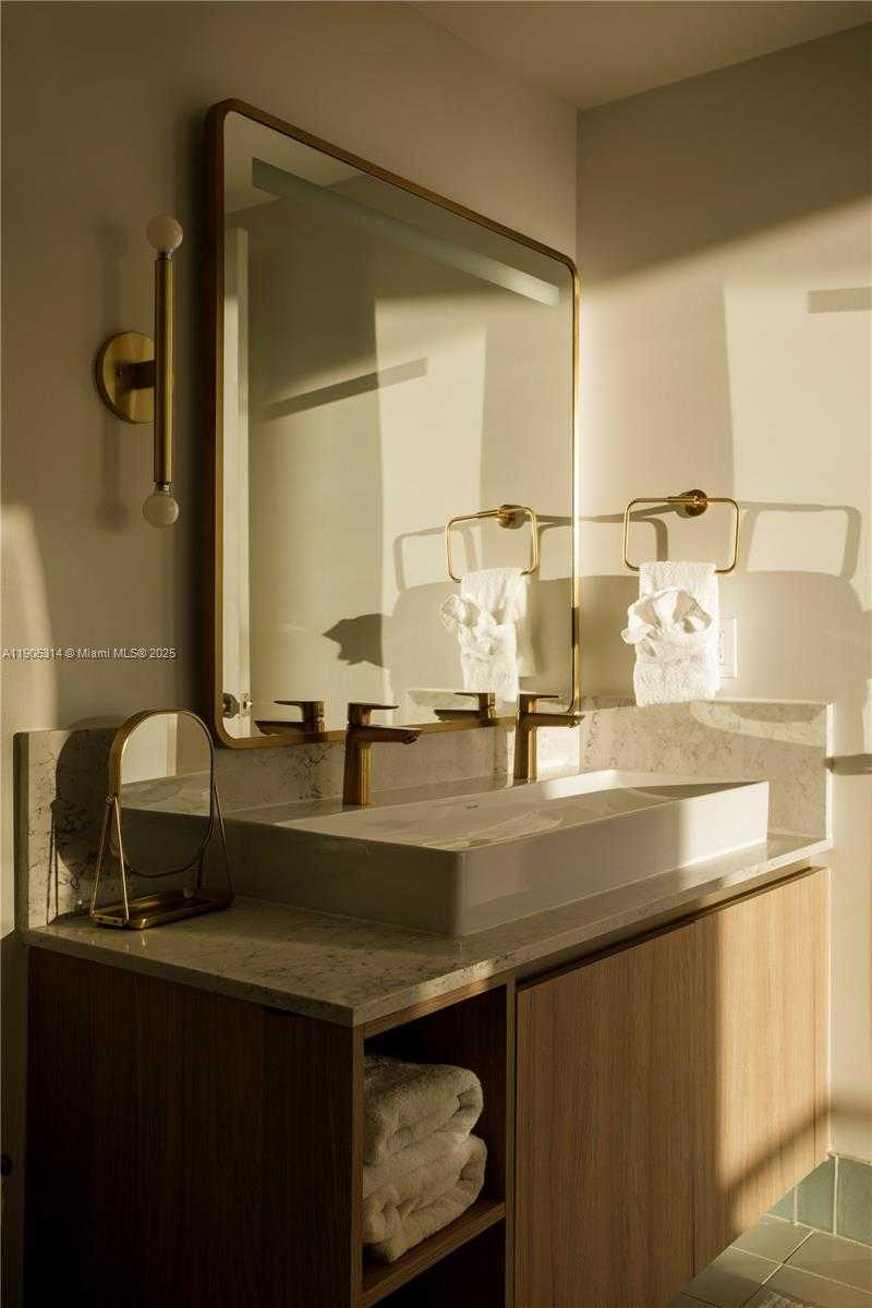 Small Image of 159 NORTH EAST 6TH ST #2816, Miami Number 11