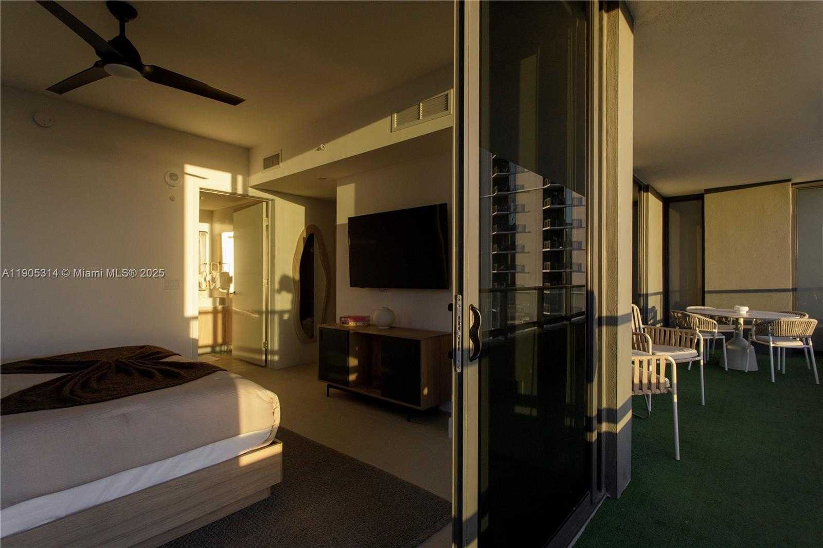 Small Image of 159 NORTH EAST 6TH ST #2816, Miami Number 12