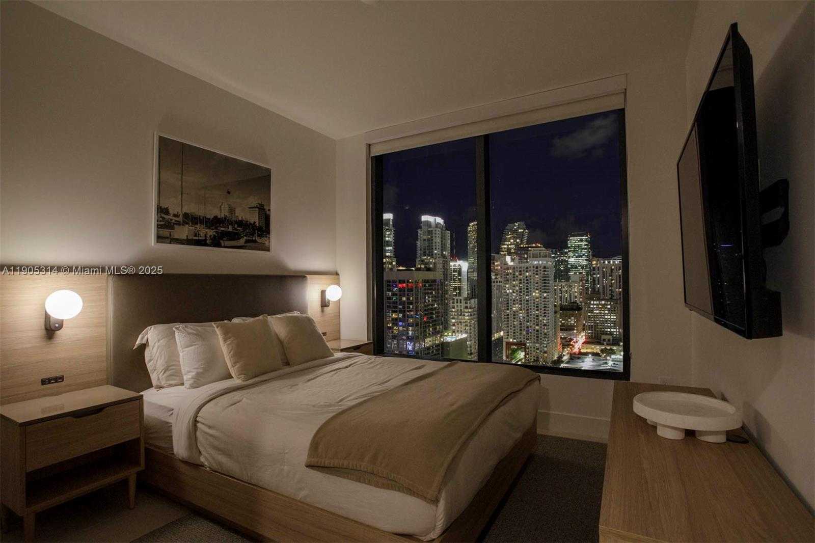 Small Image of 159 NORTH EAST 6TH ST #2816, Miami Number 19