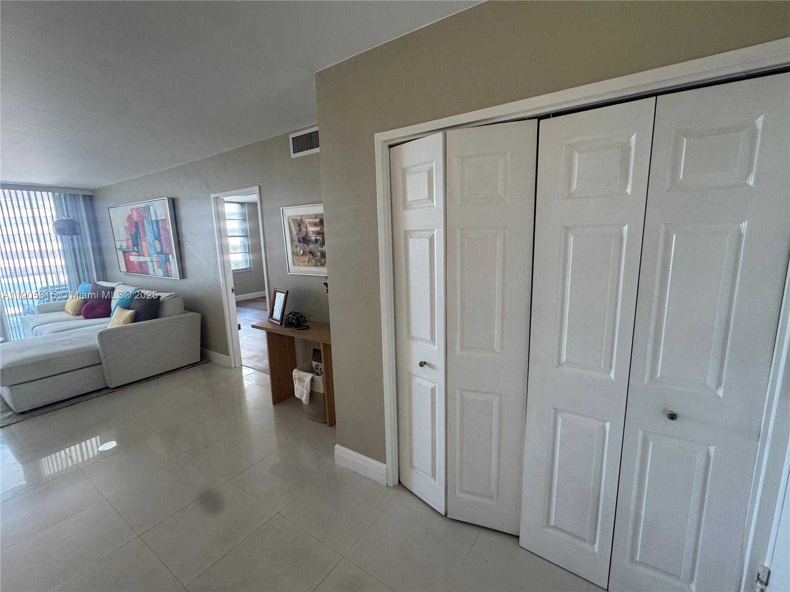 Small Image of 5161 COLLINS AVE #911, Miami Beach Number 10