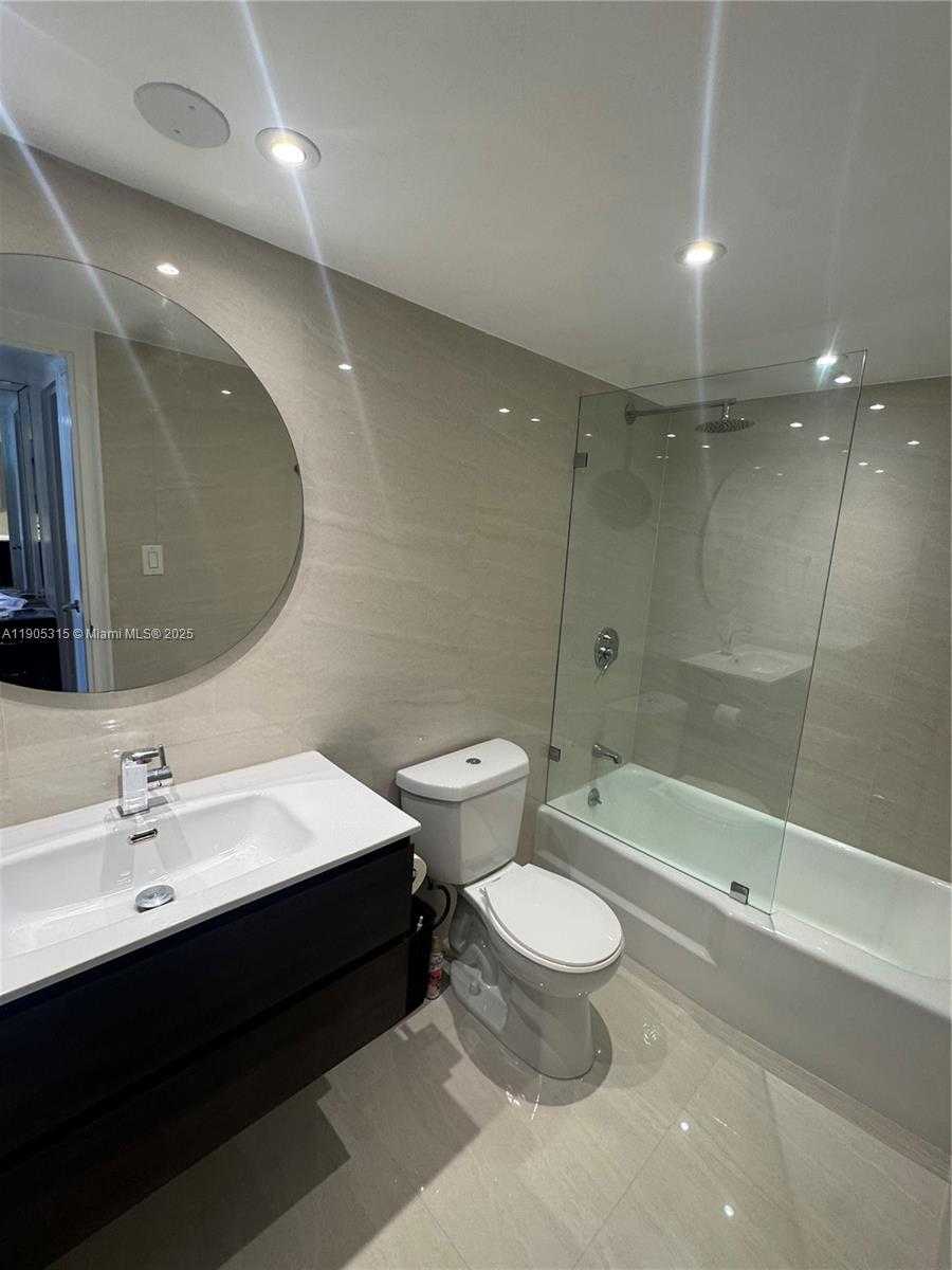 Small Image of 5161 COLLINS AVE #911, Miami Beach Number 12