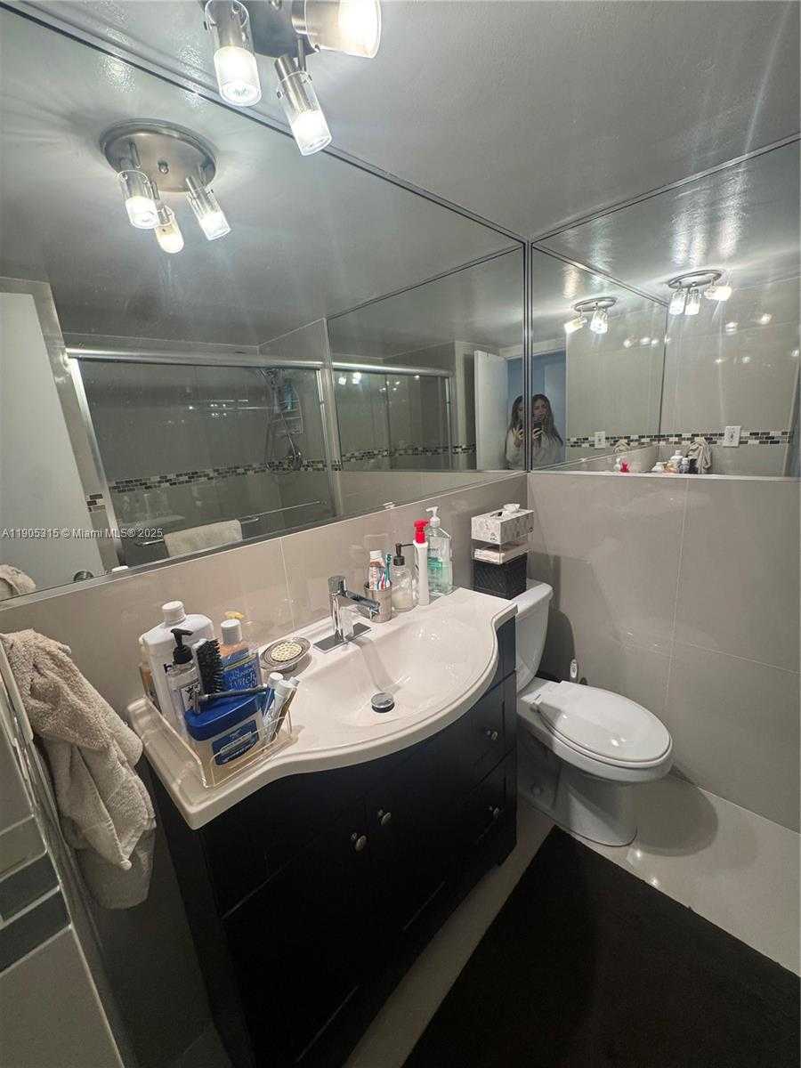 Small Image of 5161 COLLINS AVE #911, Miami Beach Number 17