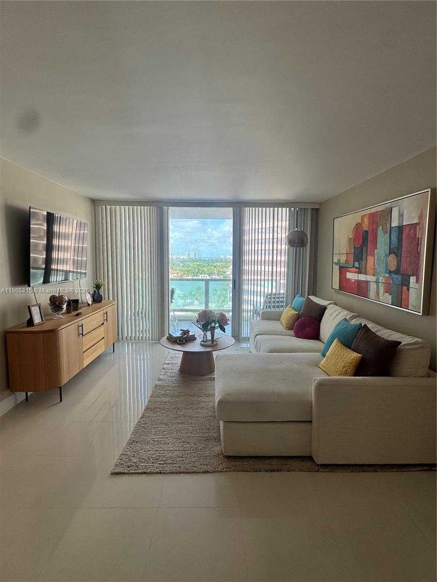 Small Image of 5161 COLLINS AVE #911, Miami Beach Number 4