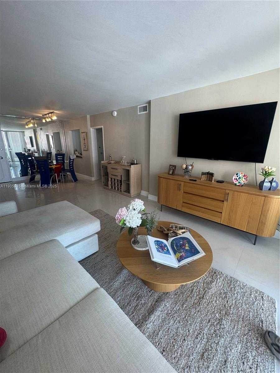 Small Image of 5161 COLLINS AVE #911, Miami Beach Number 5