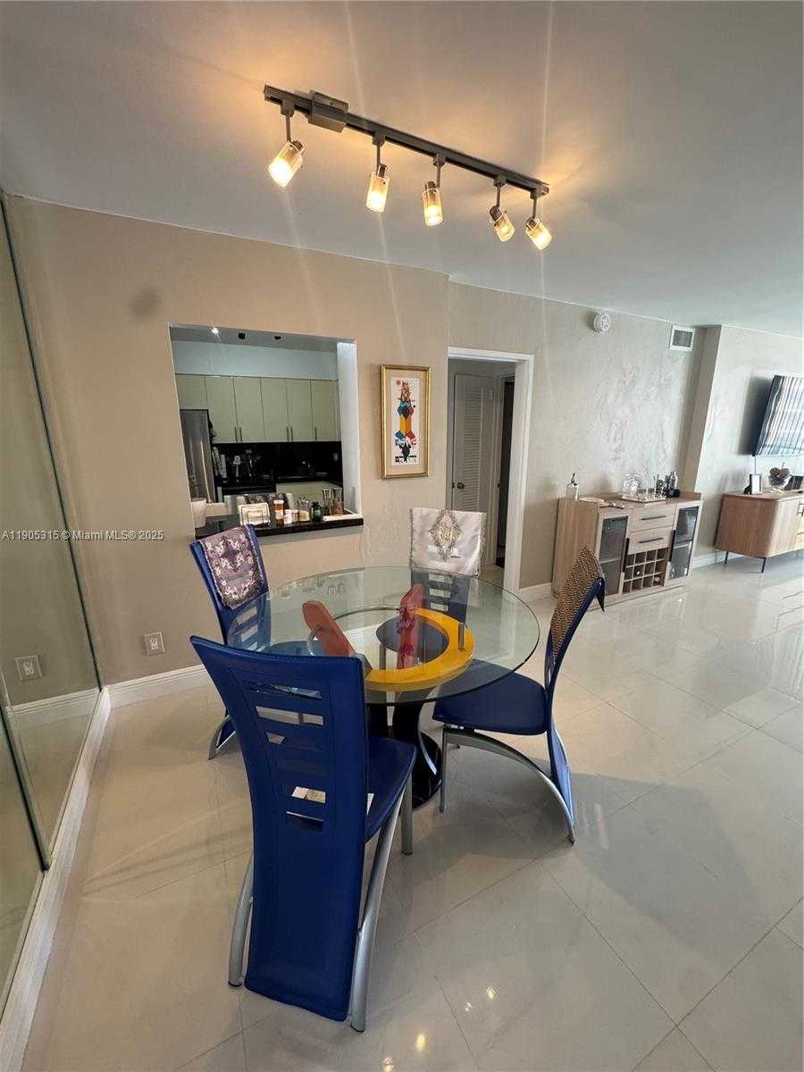 Small Image of 5161 COLLINS AVE #911, Miami Beach Number 6