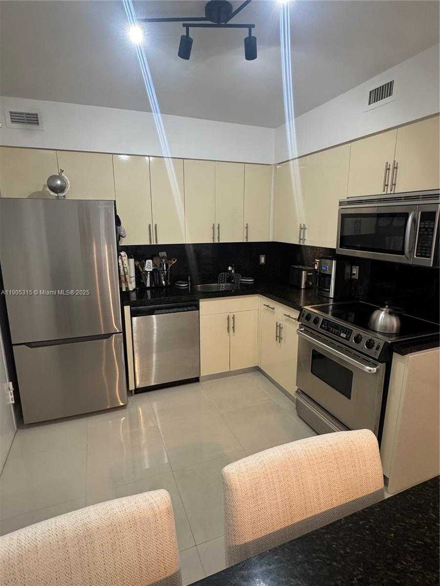 Small Image of 5161 COLLINS AVE #911, Miami Beach Number 8