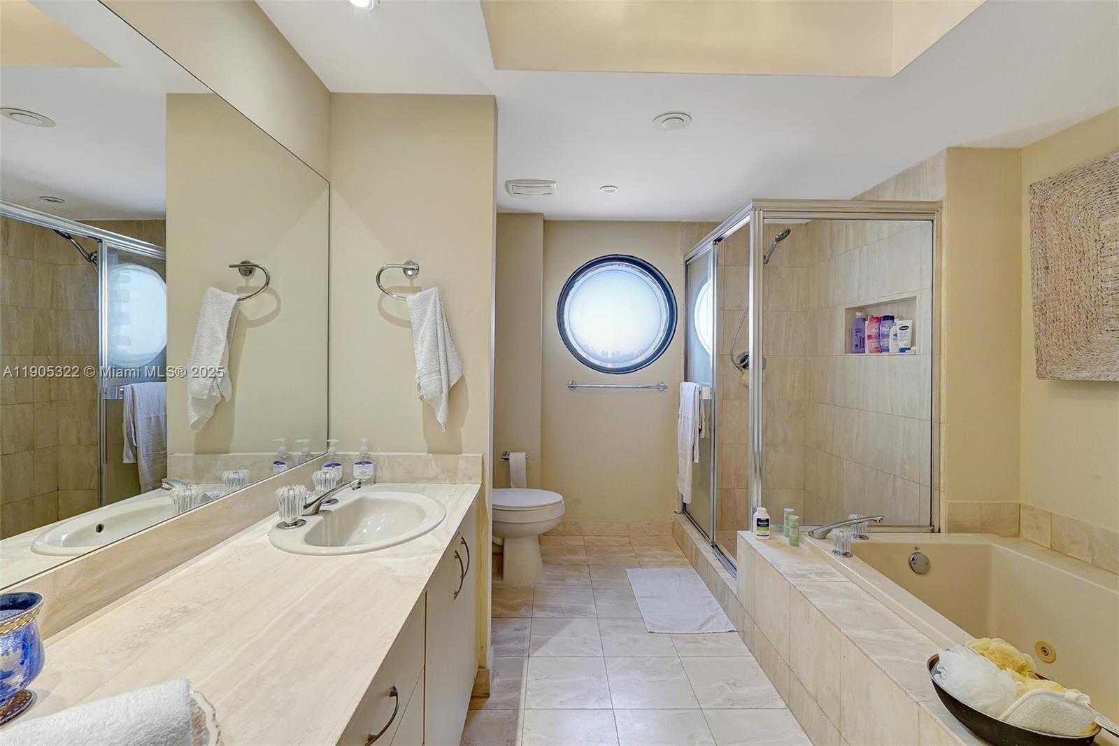 Small Image of 1000 ISLAND BLVD #2004, Aventura Number 24