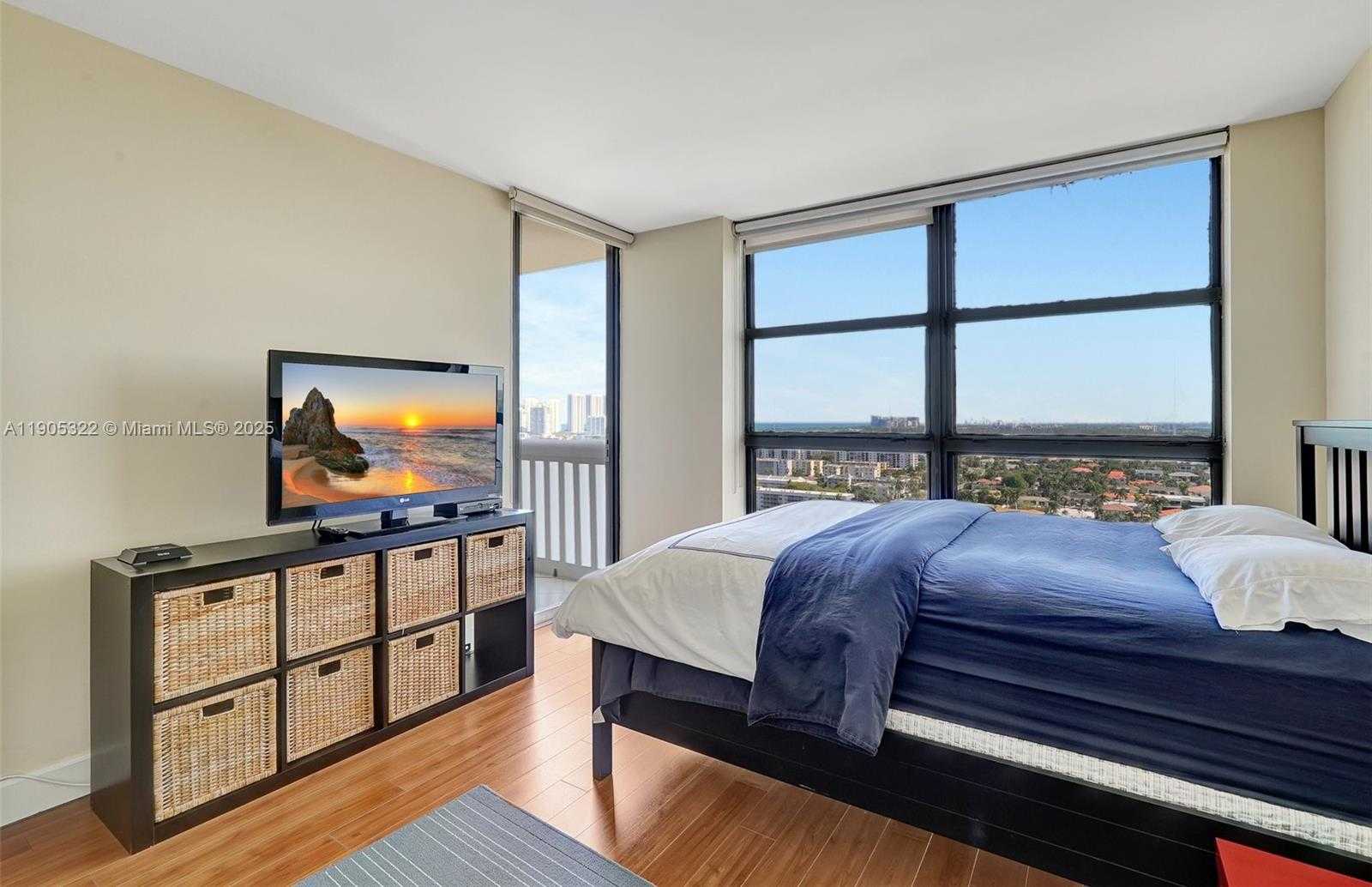 Small Image of 1000 ISLAND BLVD #2004, Aventura Number 29