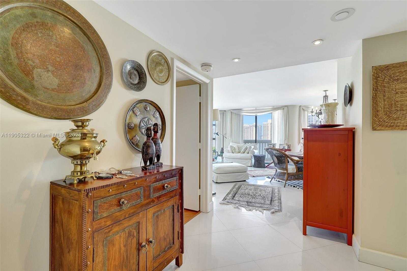 Small Image of 1000 ISLAND BLVD #2004, Aventura Number 3