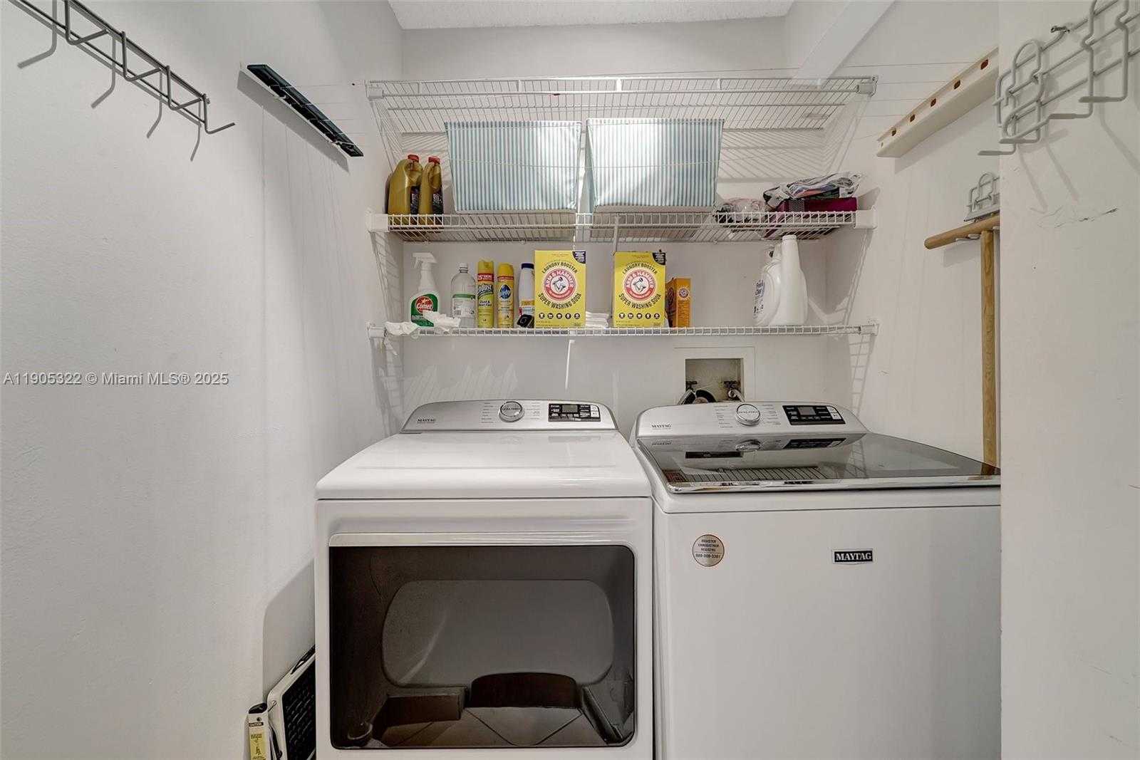 Small Image of 1000 ISLAND BLVD #2004, Aventura Number 34