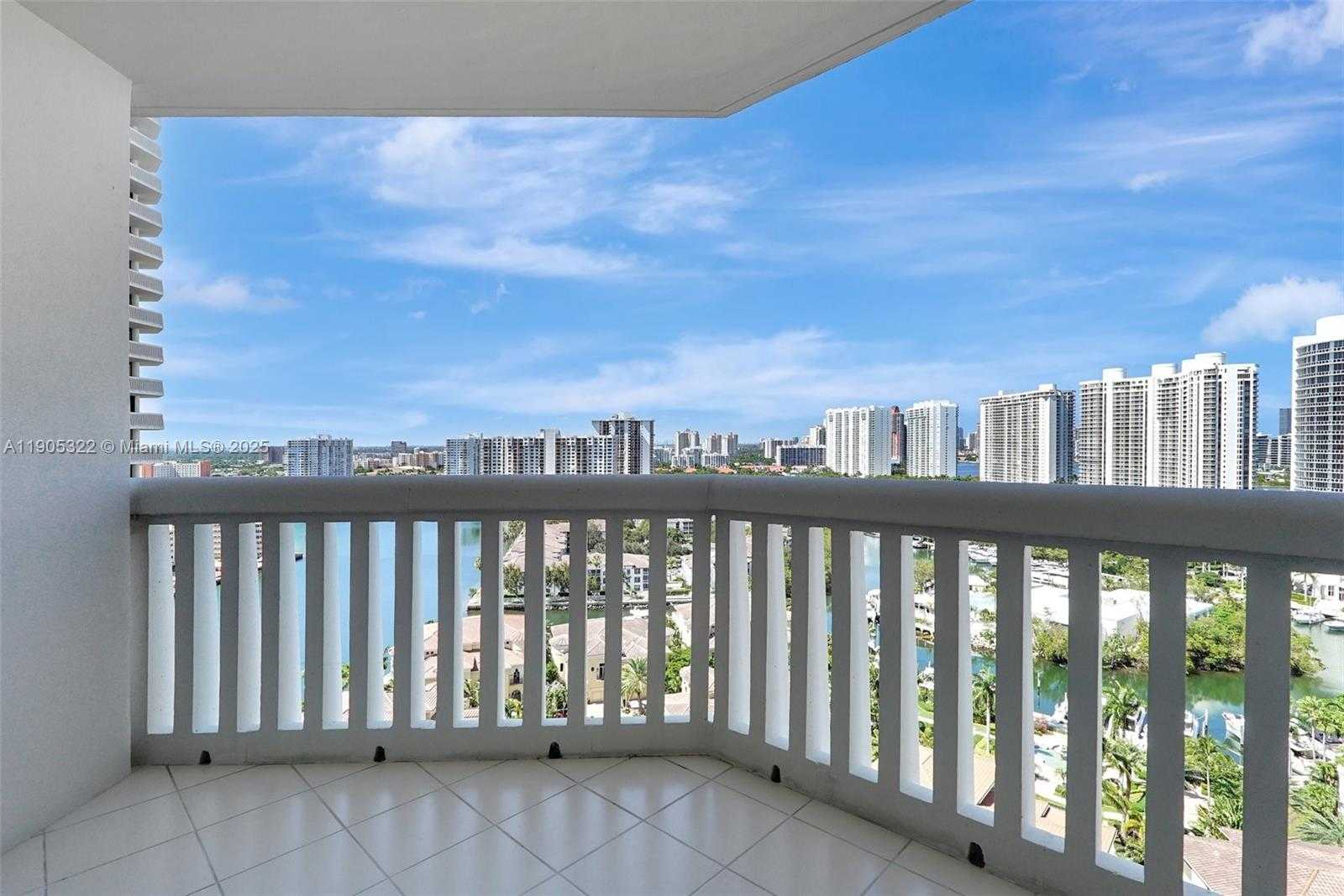 Small Image of 1000 ISLAND BLVD #2004, Aventura Number 37