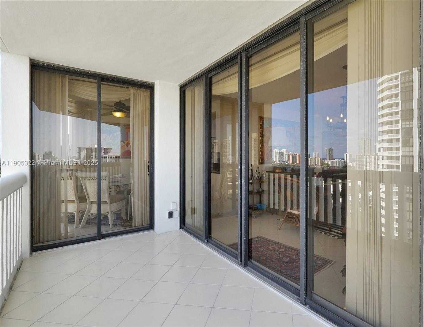 Small Image of 1000 ISLAND BLVD #2004, Aventura Number 44