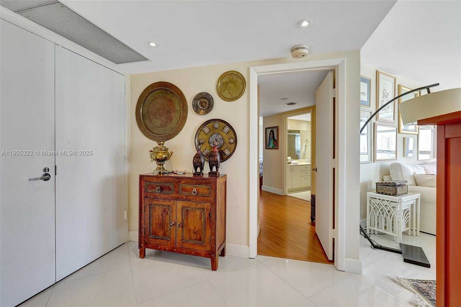 Small Image of 1000 ISLAND BLVD #2004, Aventura Number 5