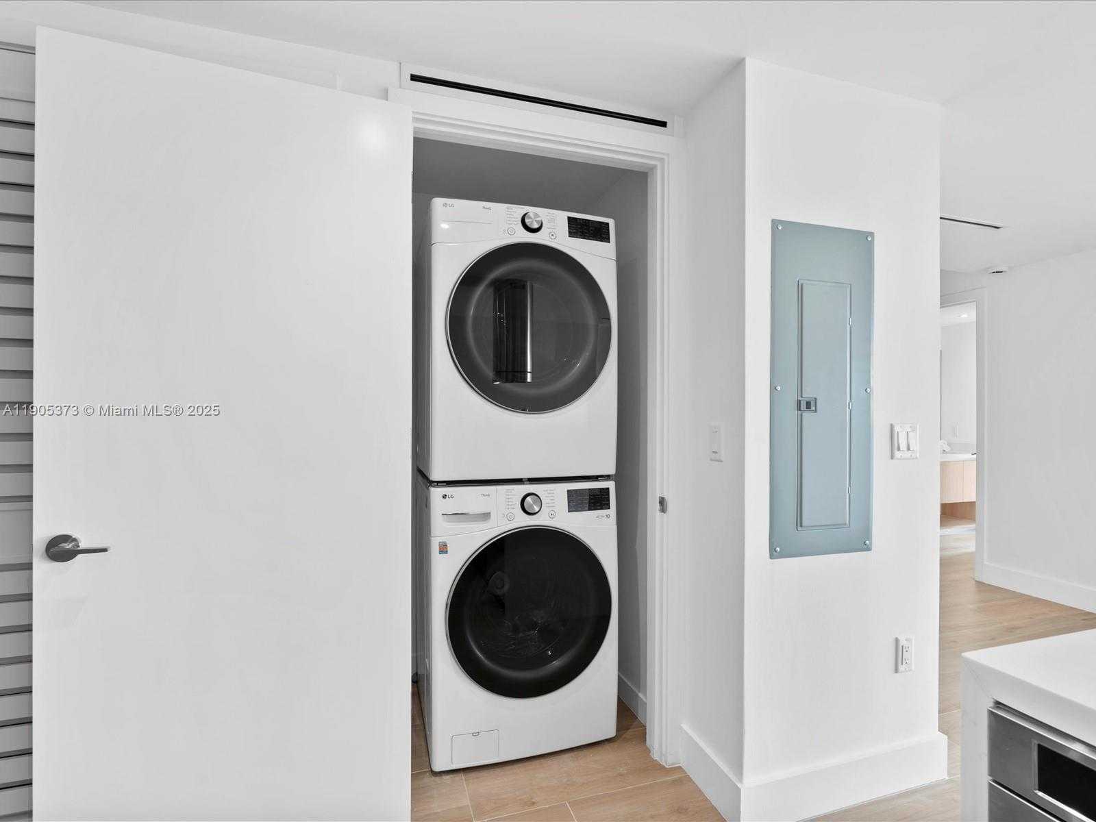 Small Image of 9901 WEST BAY HARBOR DR #605, Bay Harbor Islands Number 10