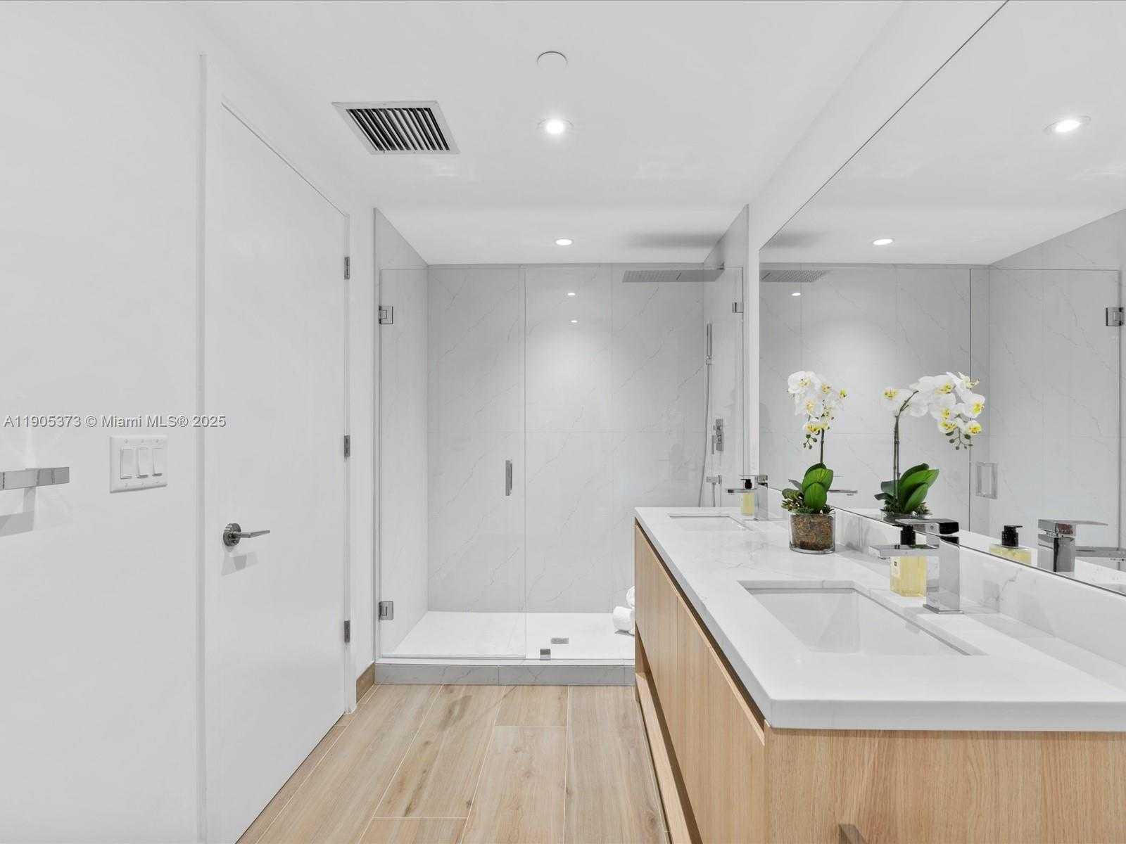 Small Image of 9901 WEST BAY HARBOR DR #605, Bay Harbor Islands Number 20