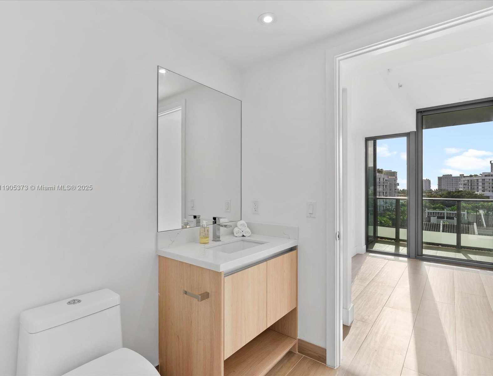 Small Image of 9901 WEST BAY HARBOR DR #605, Bay Harbor Islands Number 25