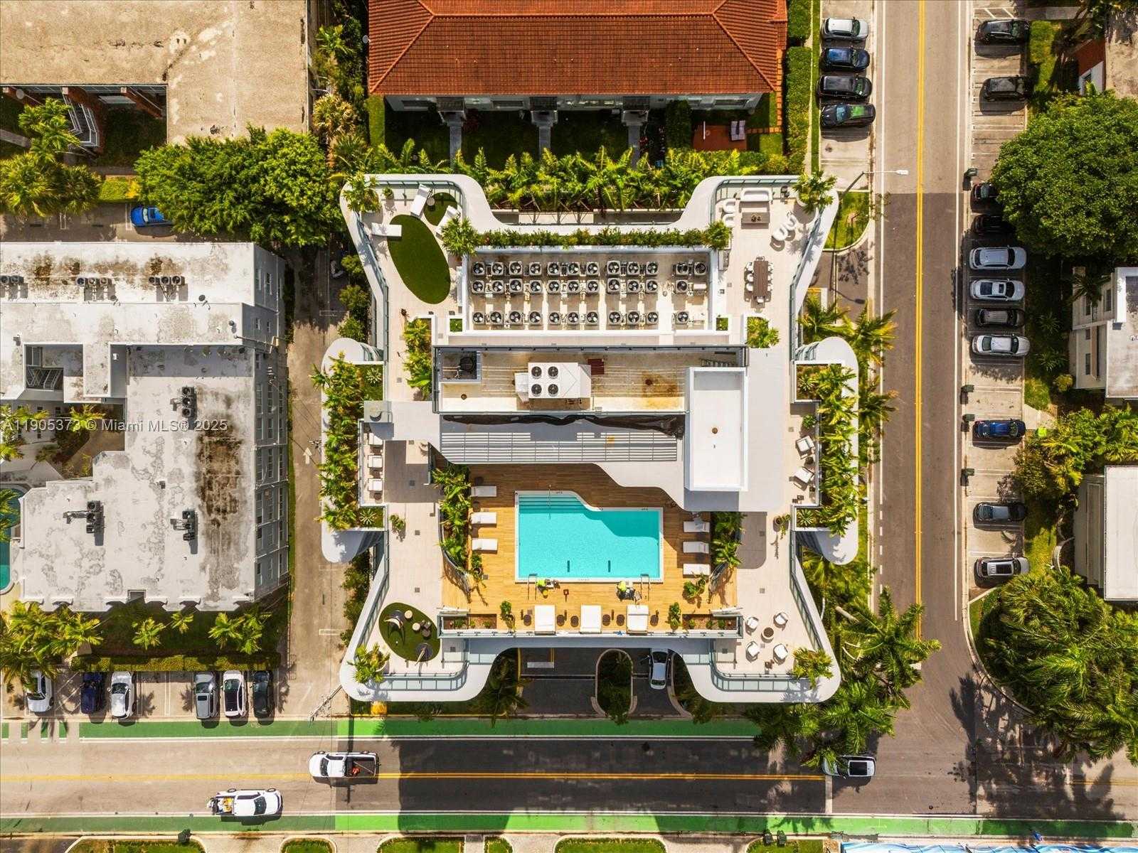 Small Image of 9901 WEST BAY HARBOR DR #605, Bay Harbor Islands Number 33