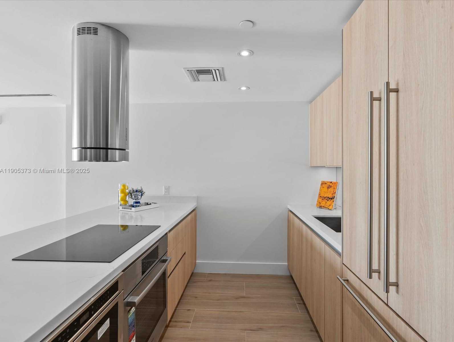 Small Image of 9901 WEST BAY HARBOR DR #605, Bay Harbor Islands Number 4