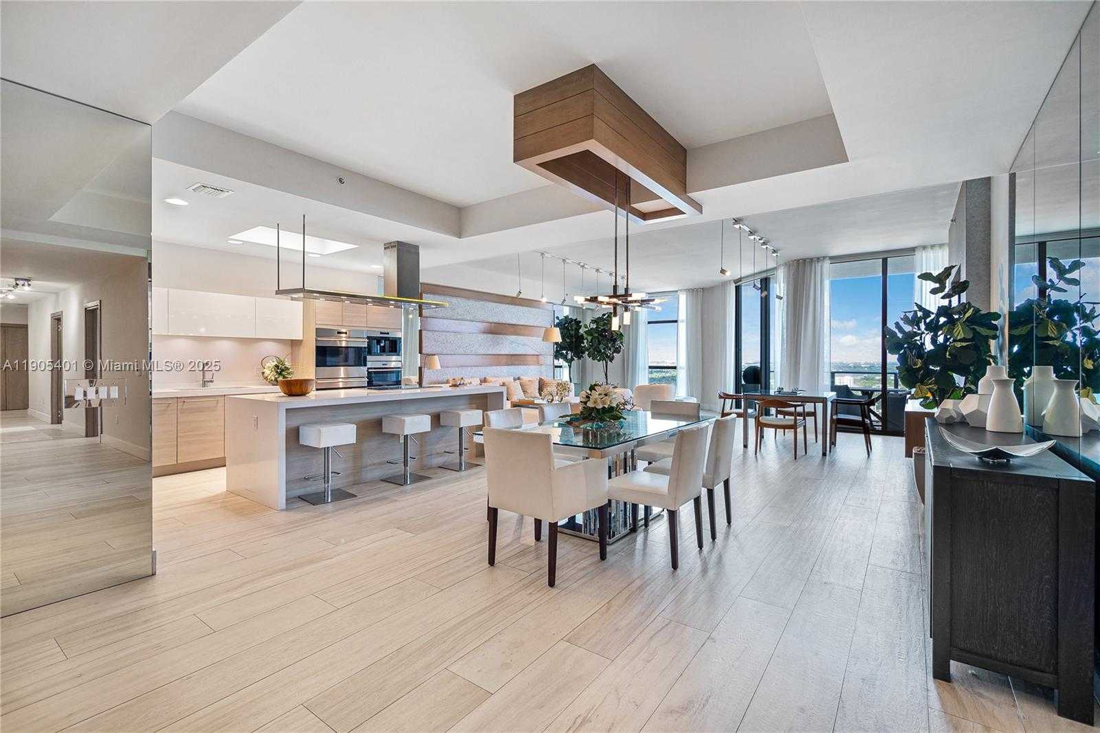 Small Image of 17301 BISCAYNE BLVD #PH6, North Miami Beach Number 9