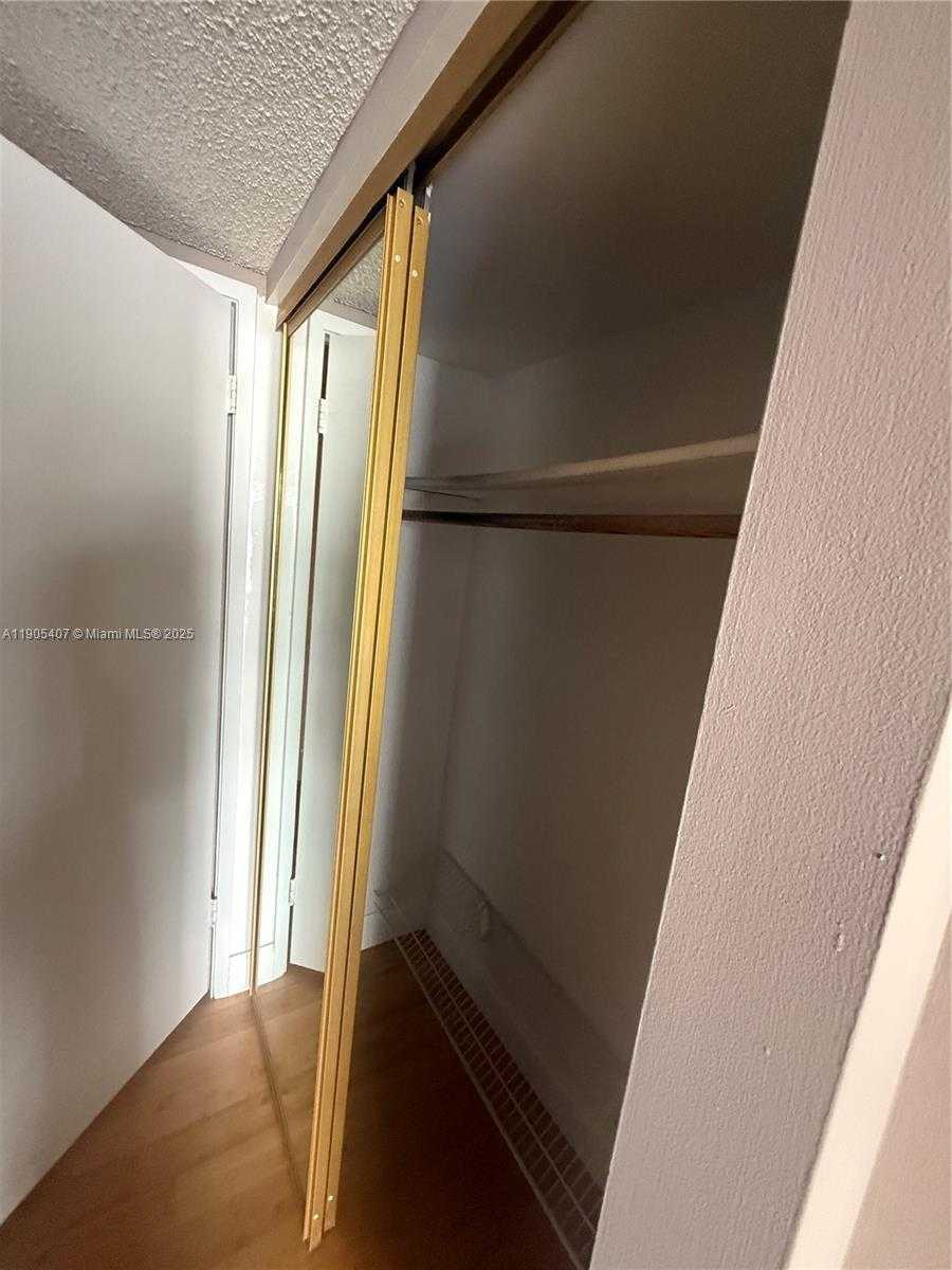 Small Image of 2801 NORTH EAST 183RD ST #202W, Aventura Number 11