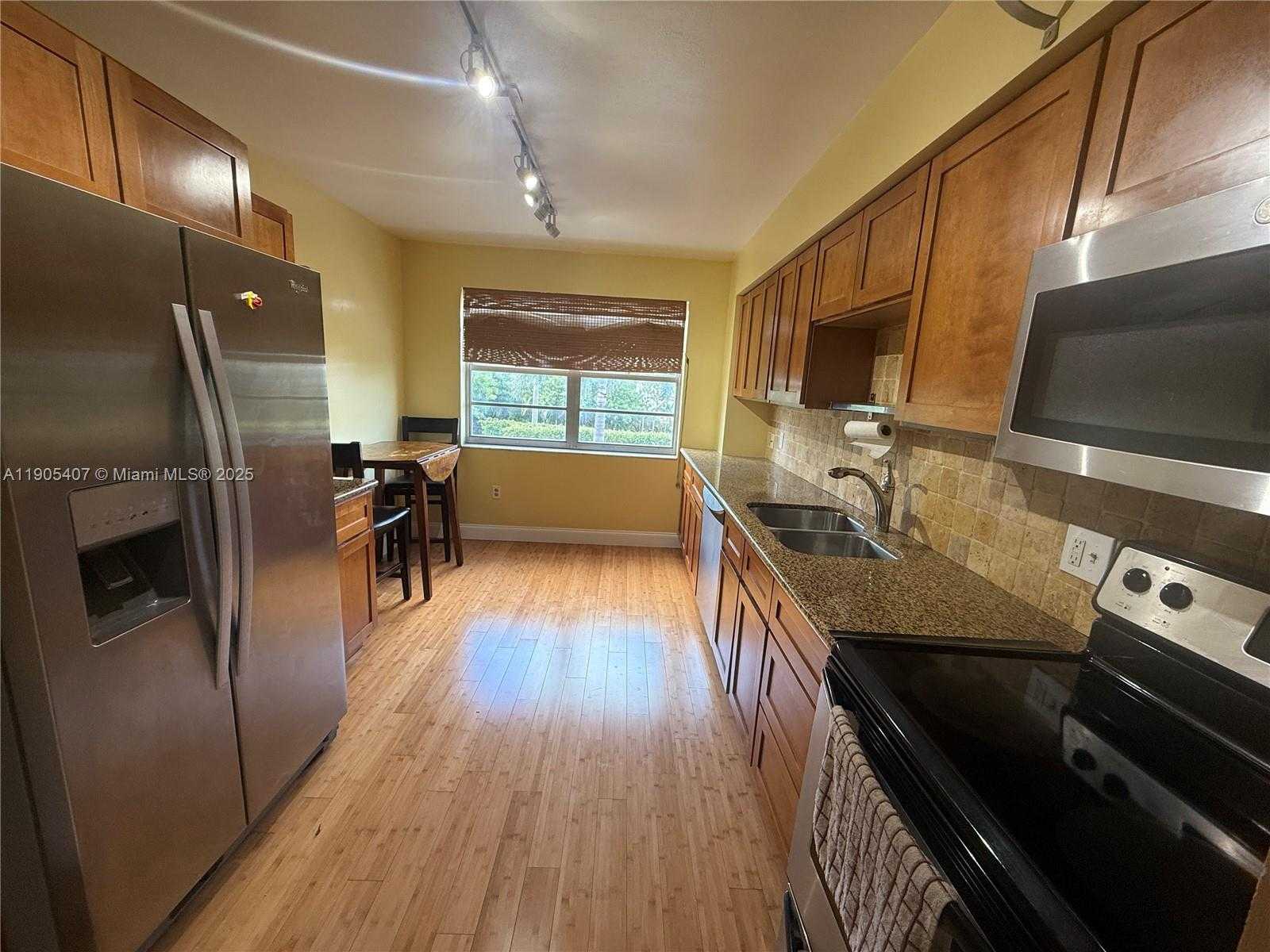 Small Image of 2801 NORTH EAST 183RD ST #202W, Aventura Number 3