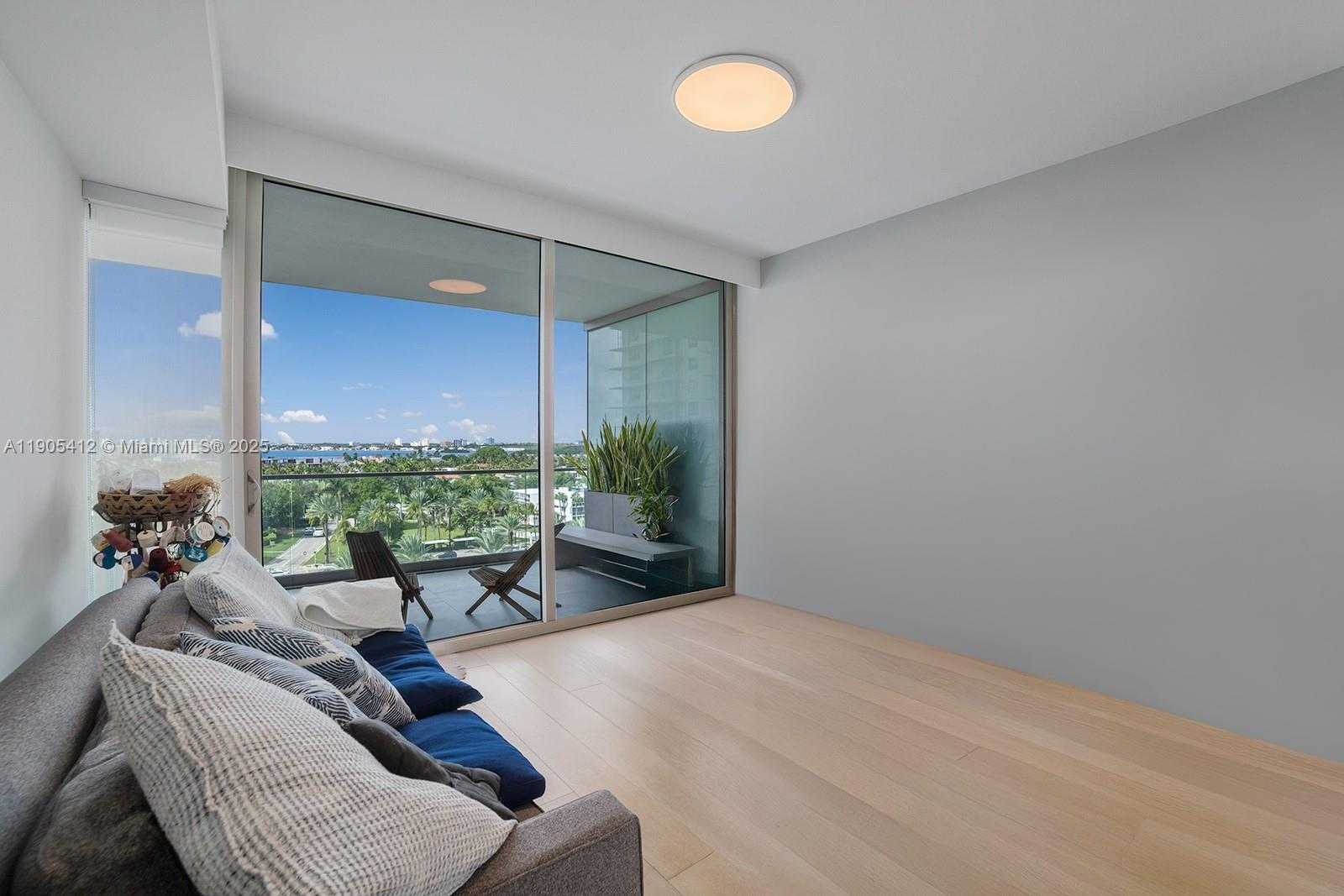 Small Image of 10201 COLLINS AVE #801, Bal Harbour Number 32