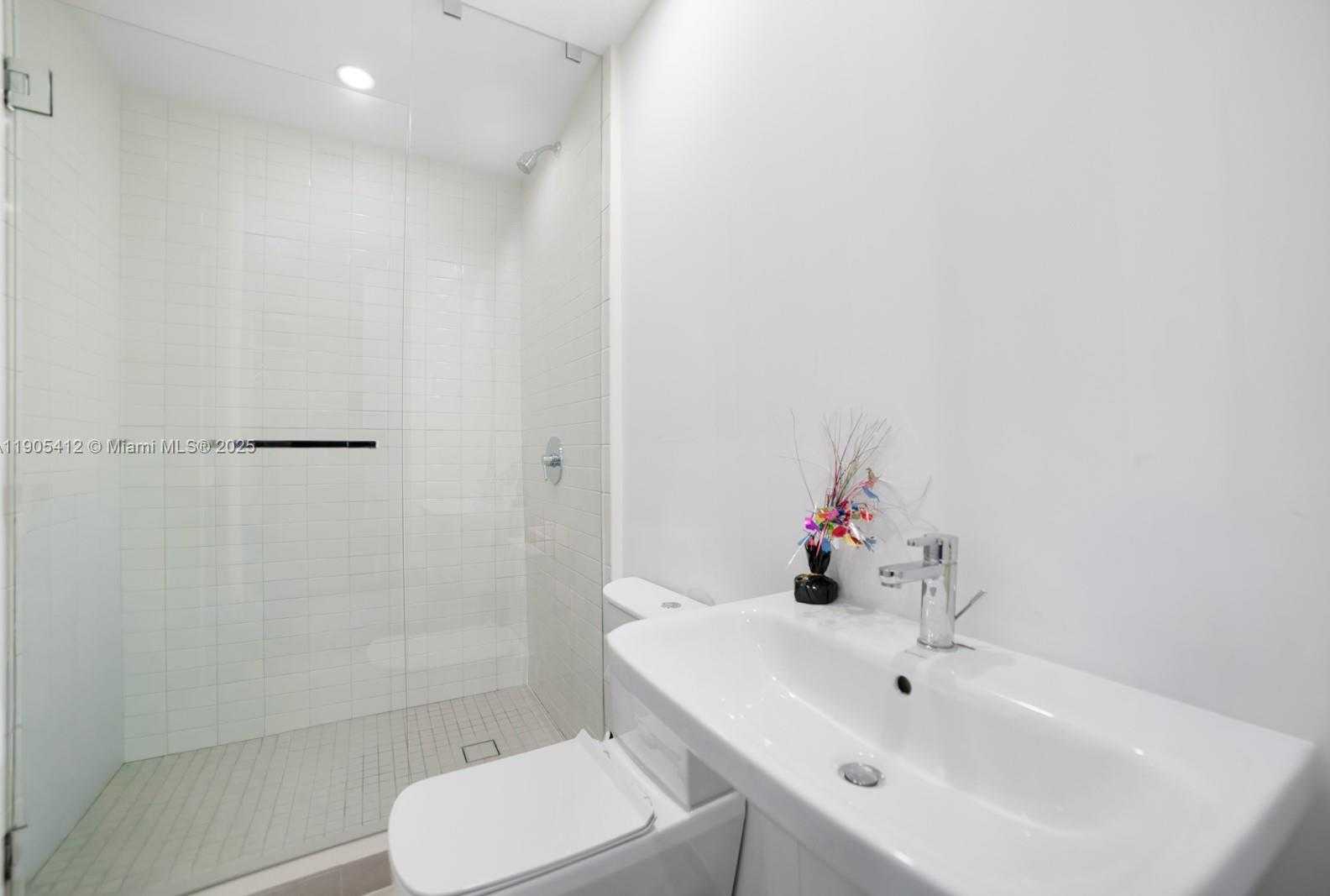 Small Image of 10201 COLLINS AVE #801, Bal Harbour Number 39