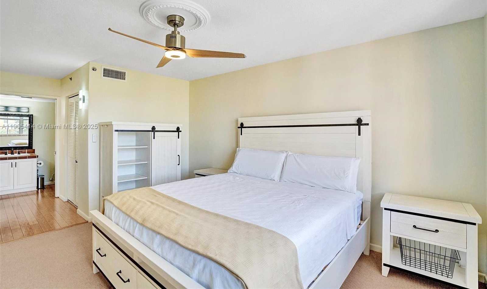 Small Image of 19877 EAST COUNTRY CLUB DR #3607, Aventura Number 19