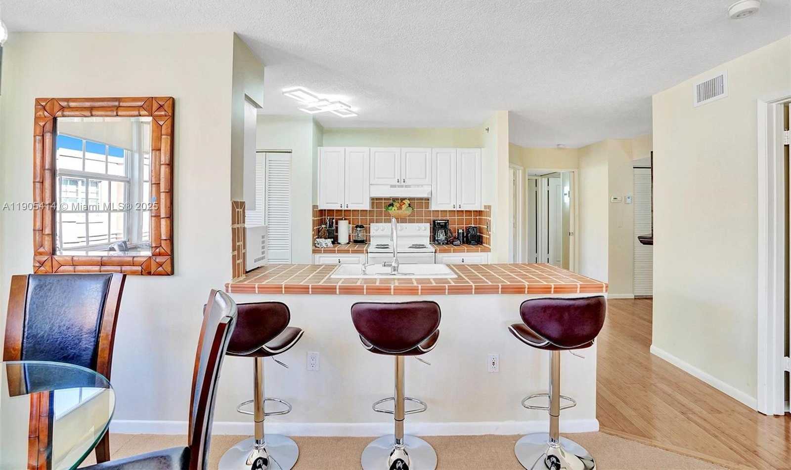 Small Image of 19877 EAST COUNTRY CLUB DR #3607, Aventura Number 2