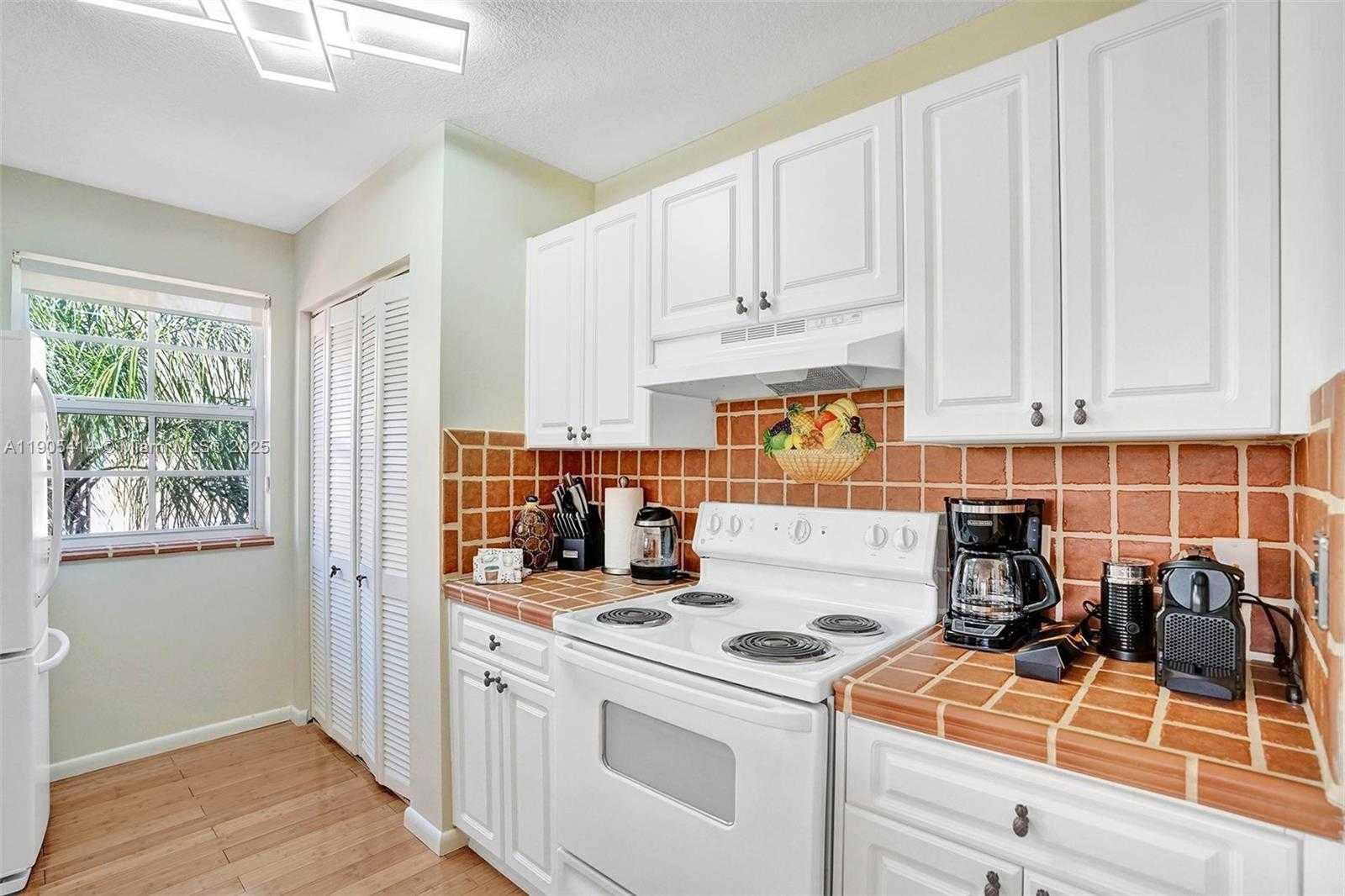 Small Image of 19877 EAST COUNTRY CLUB DR #3607, Aventura Number 9