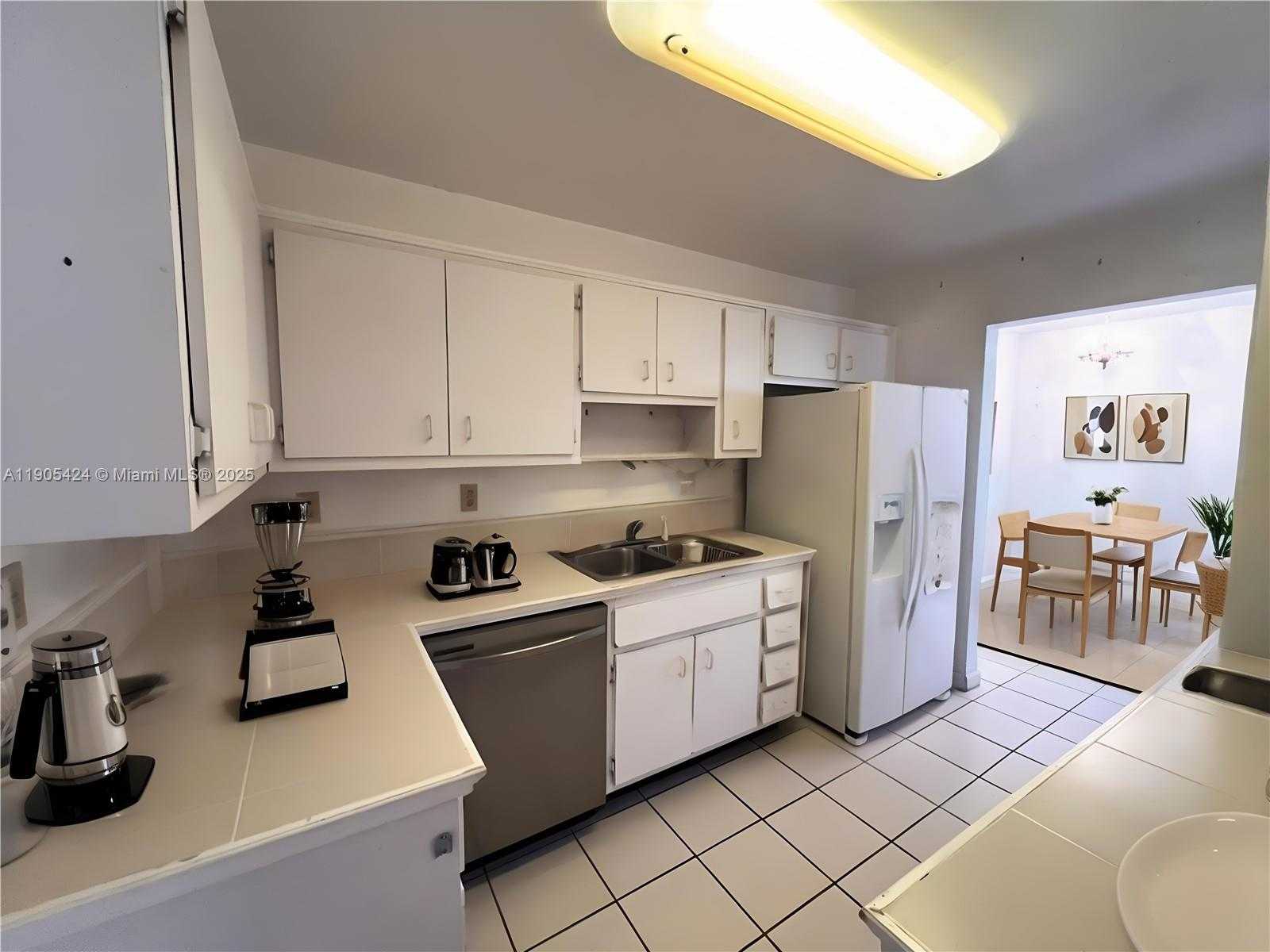 Small Image of 1205 MARIPOSA AVE #402, Coral Gables Number 5
