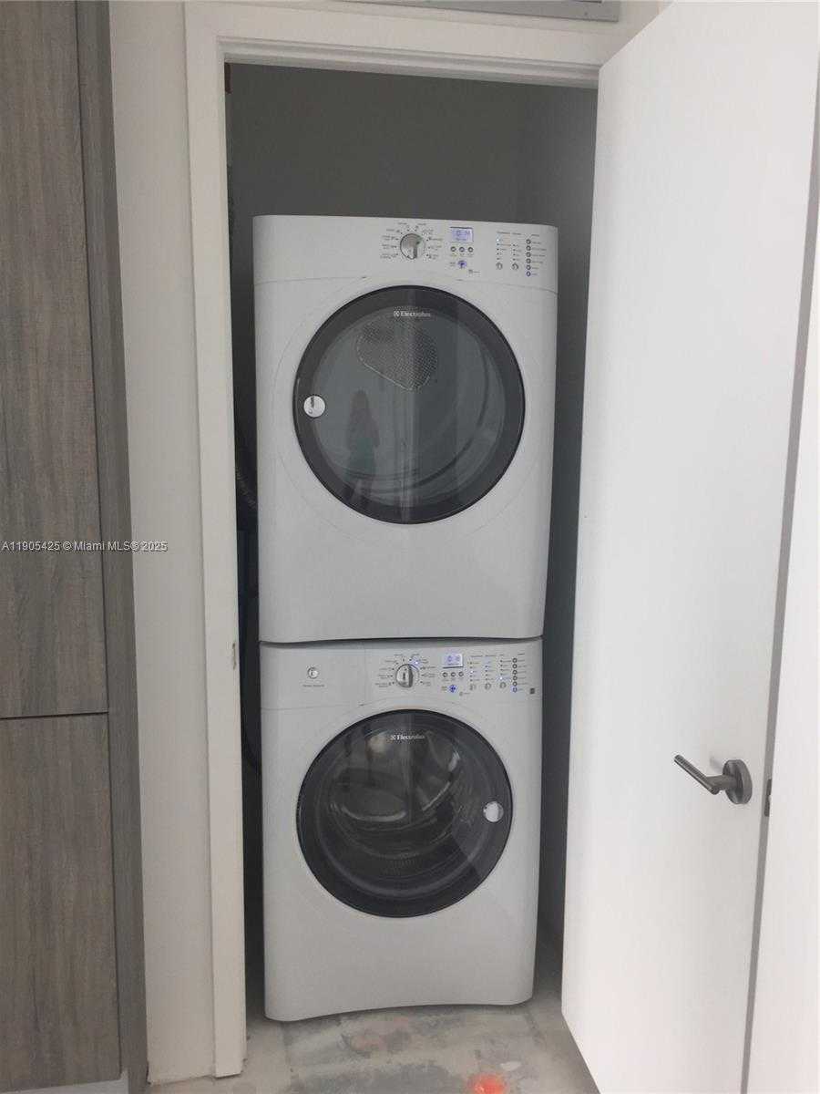 Small Image of 2900 NORTH EAST 7TH AVE #906, Miami Number 14