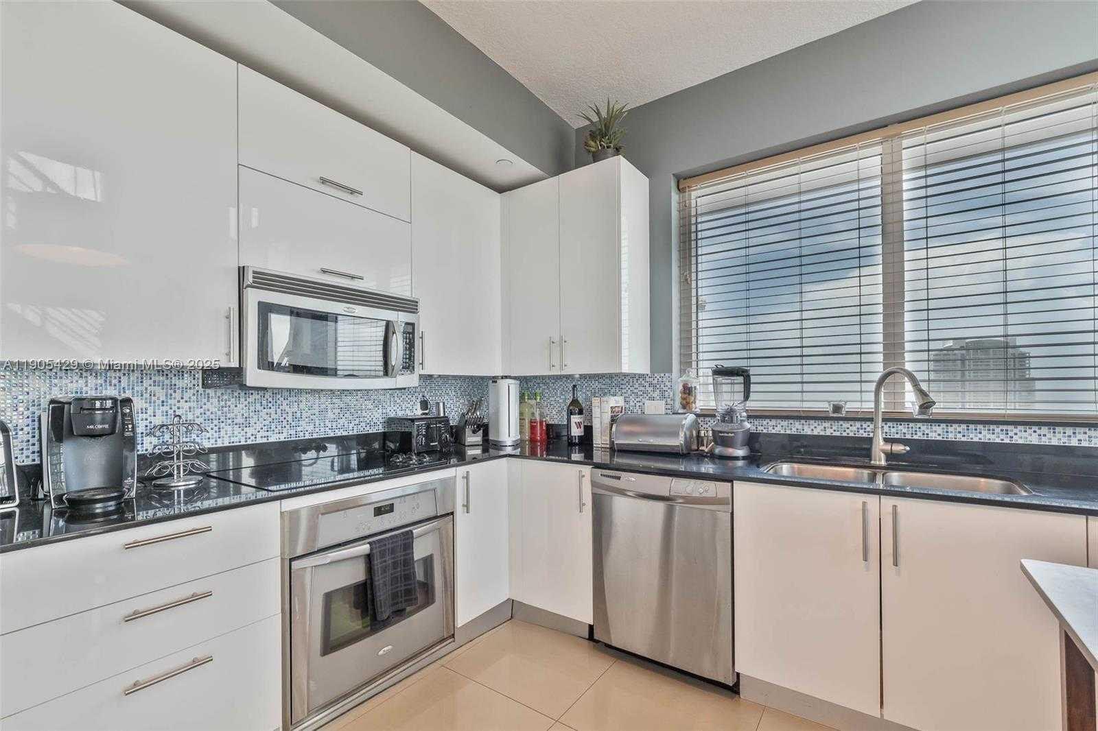 Small Image of 60 SOUTH WEST 13TH ST #3401, Miami Number 12