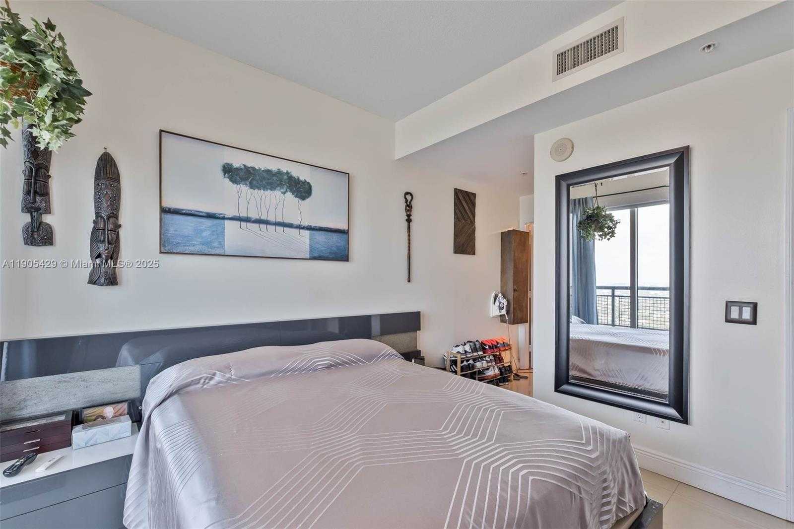 Small Image of 60 SOUTH WEST 13TH ST #3401, Miami Number 16