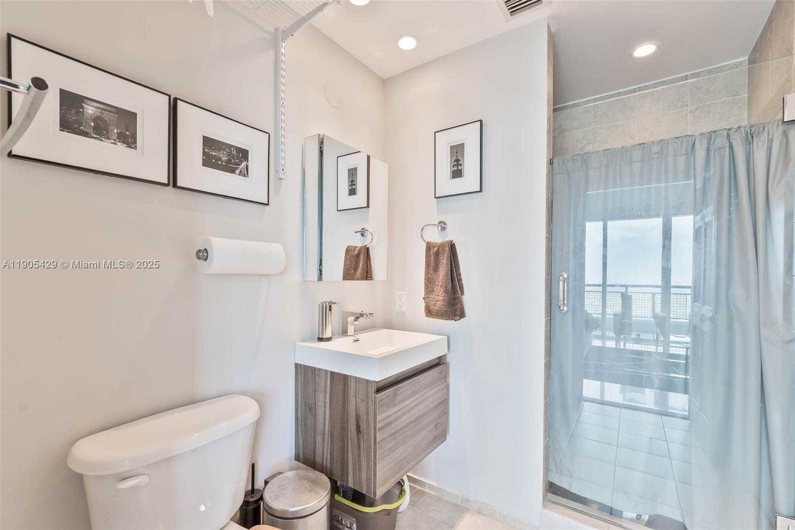 Small Image of 60 SOUTH WEST 13TH ST #3401, Miami Number 22