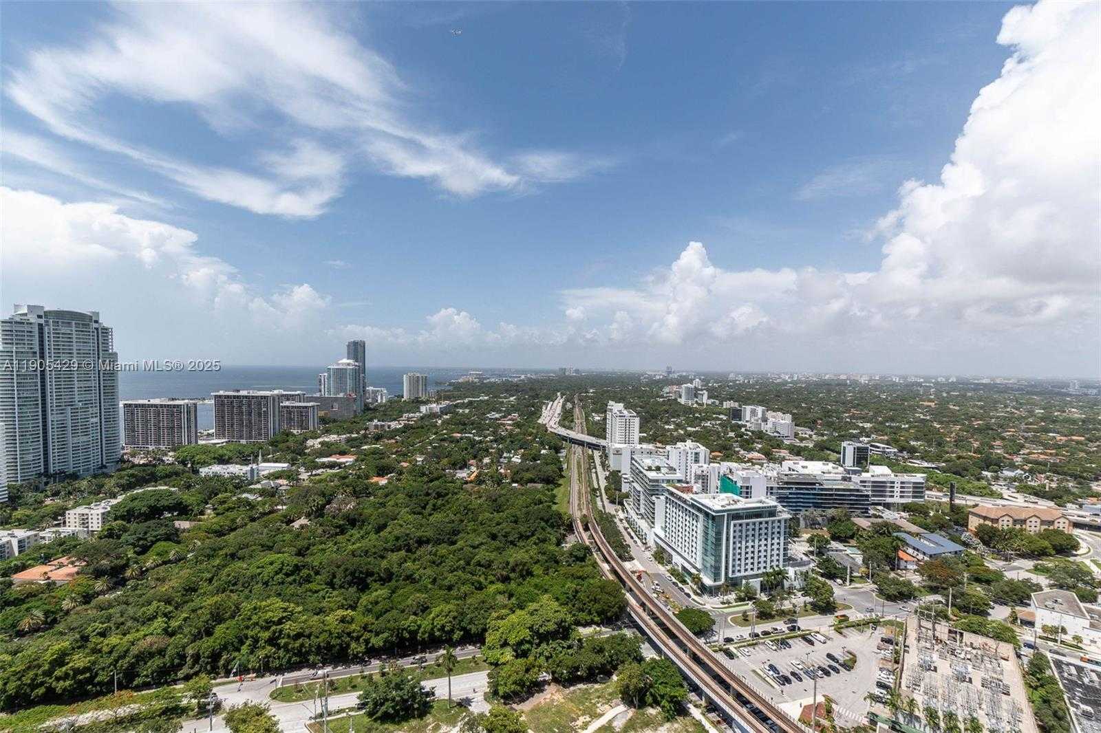 Small Image of 60 SOUTH WEST 13TH ST #3401, Miami Number 24