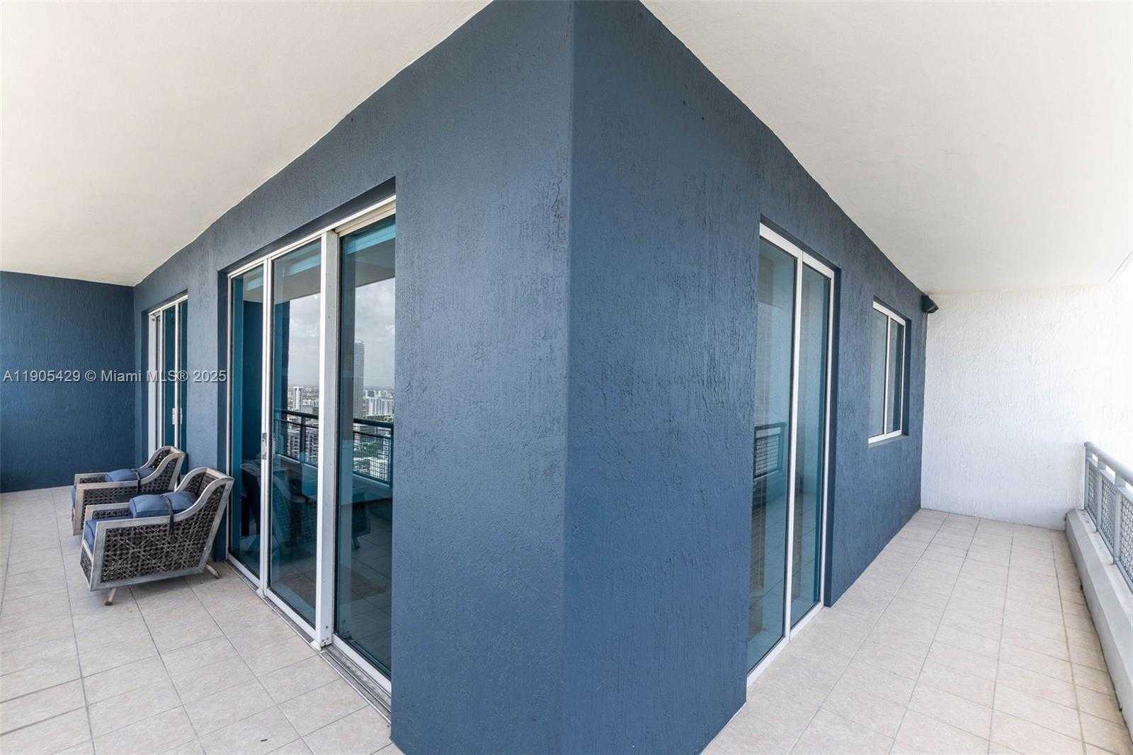 Small Image of 60 SOUTH WEST 13TH ST #3401, Miami Number 27