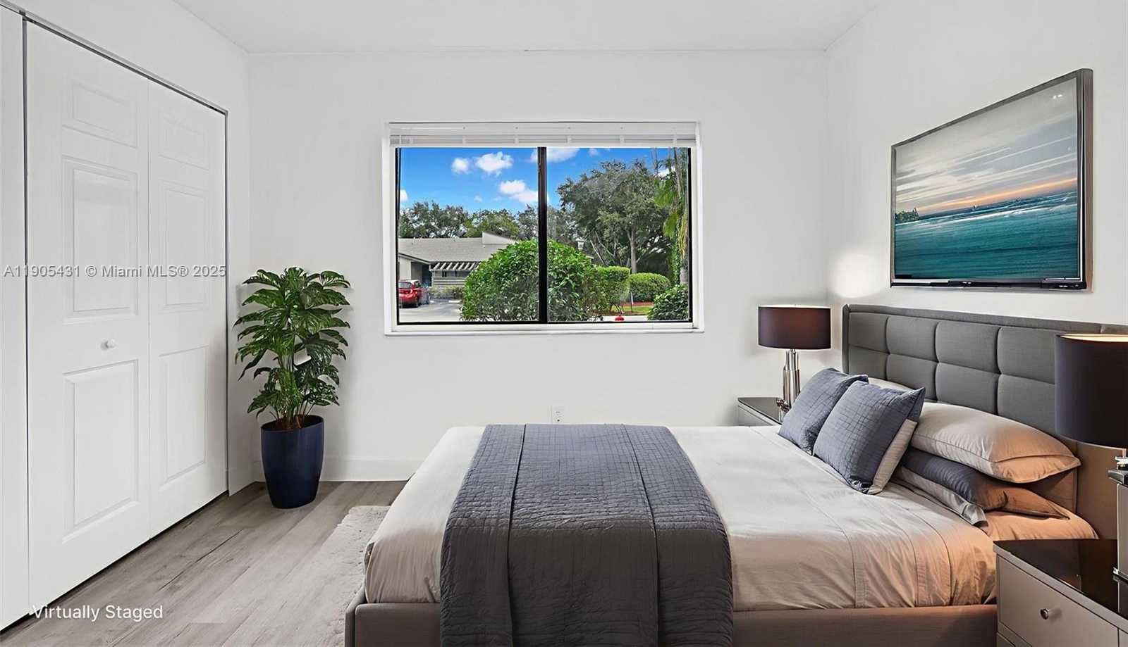 Small Image of 453 LAKEVIEW DR #1, Weston Number 19